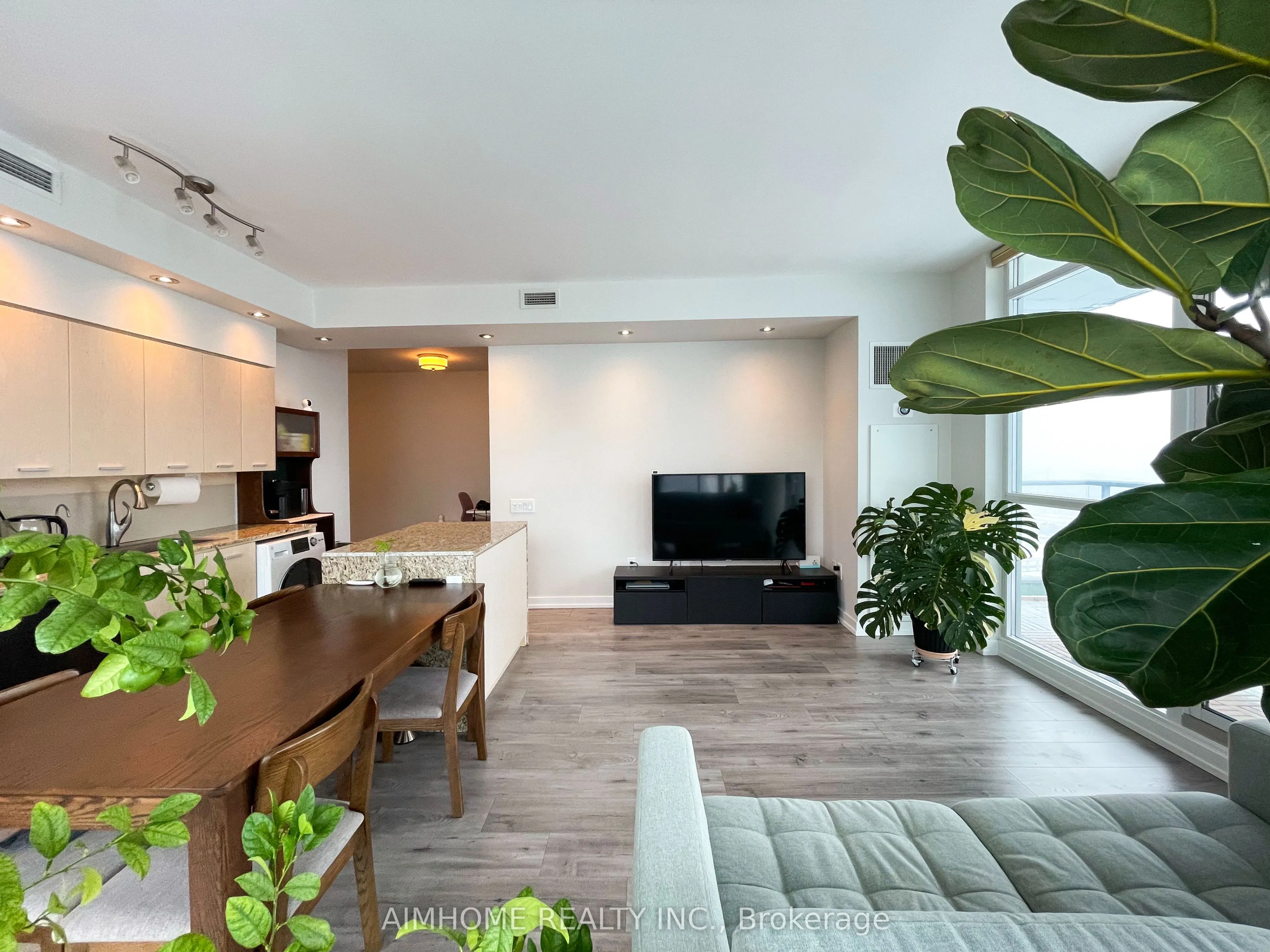 29 Singer Court #1802