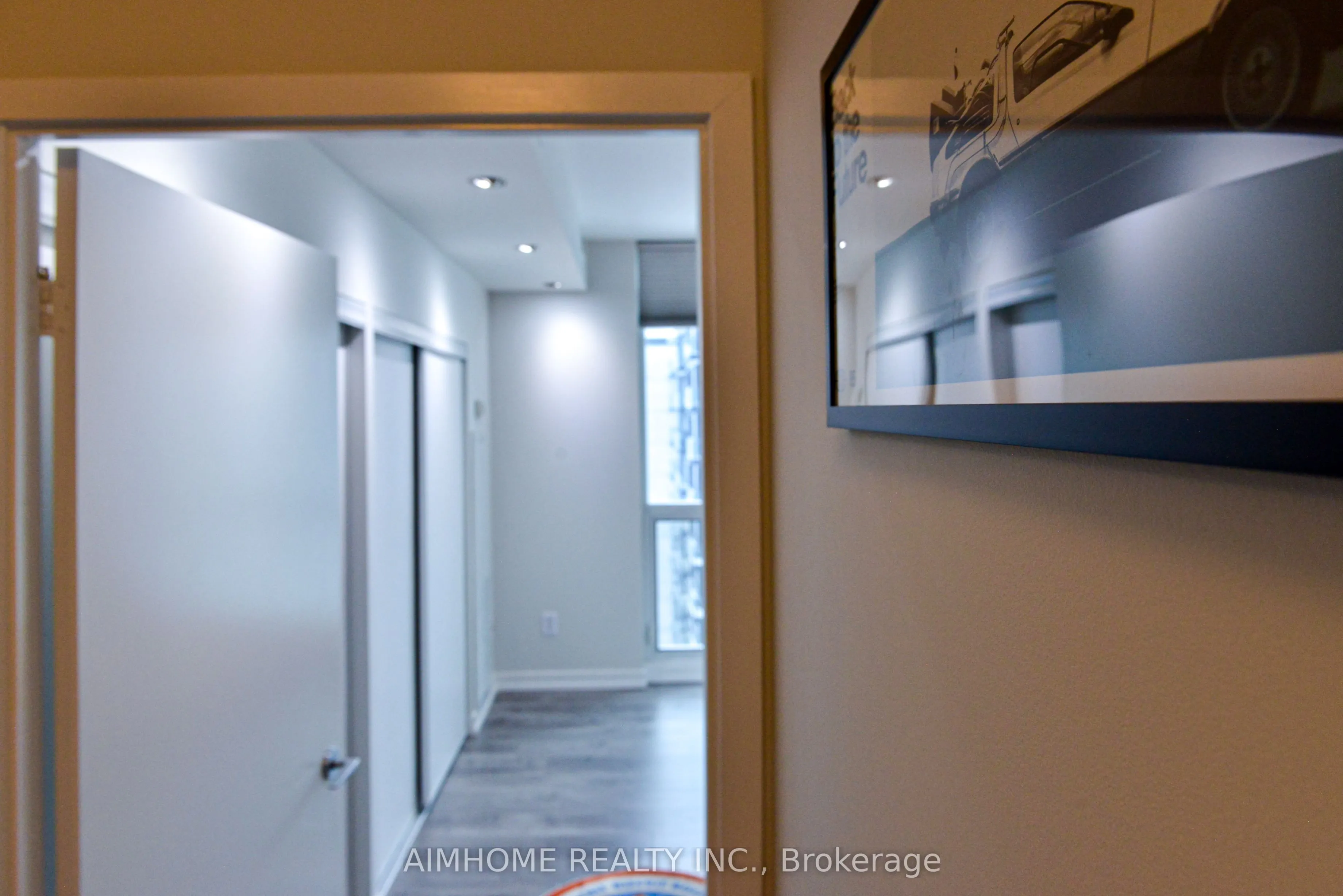 29 Singer Court #1802