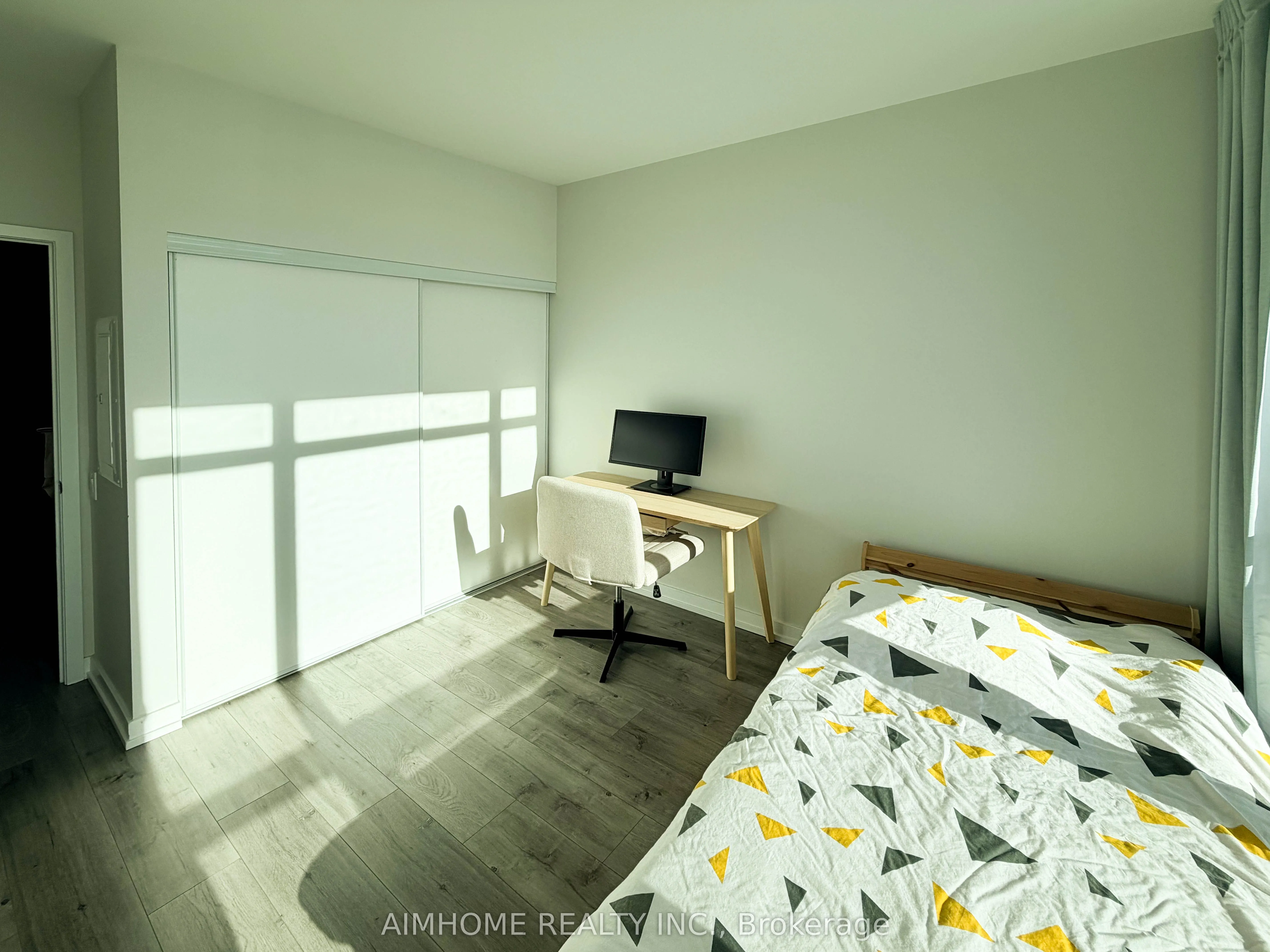 29 Singer Court #1802