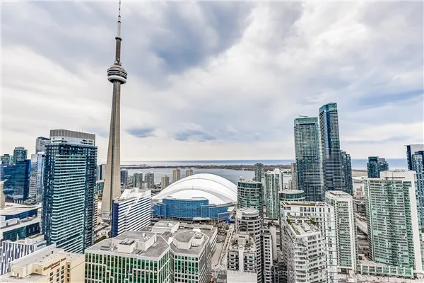 88 Blue Jays Way #4005