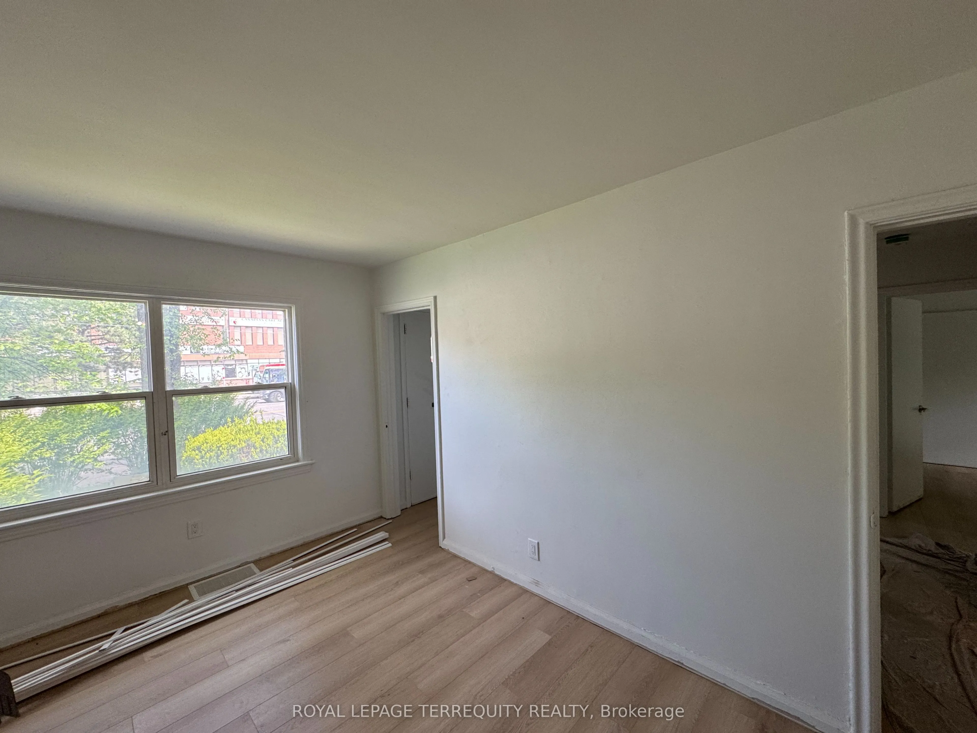 191 Finch Avenue W