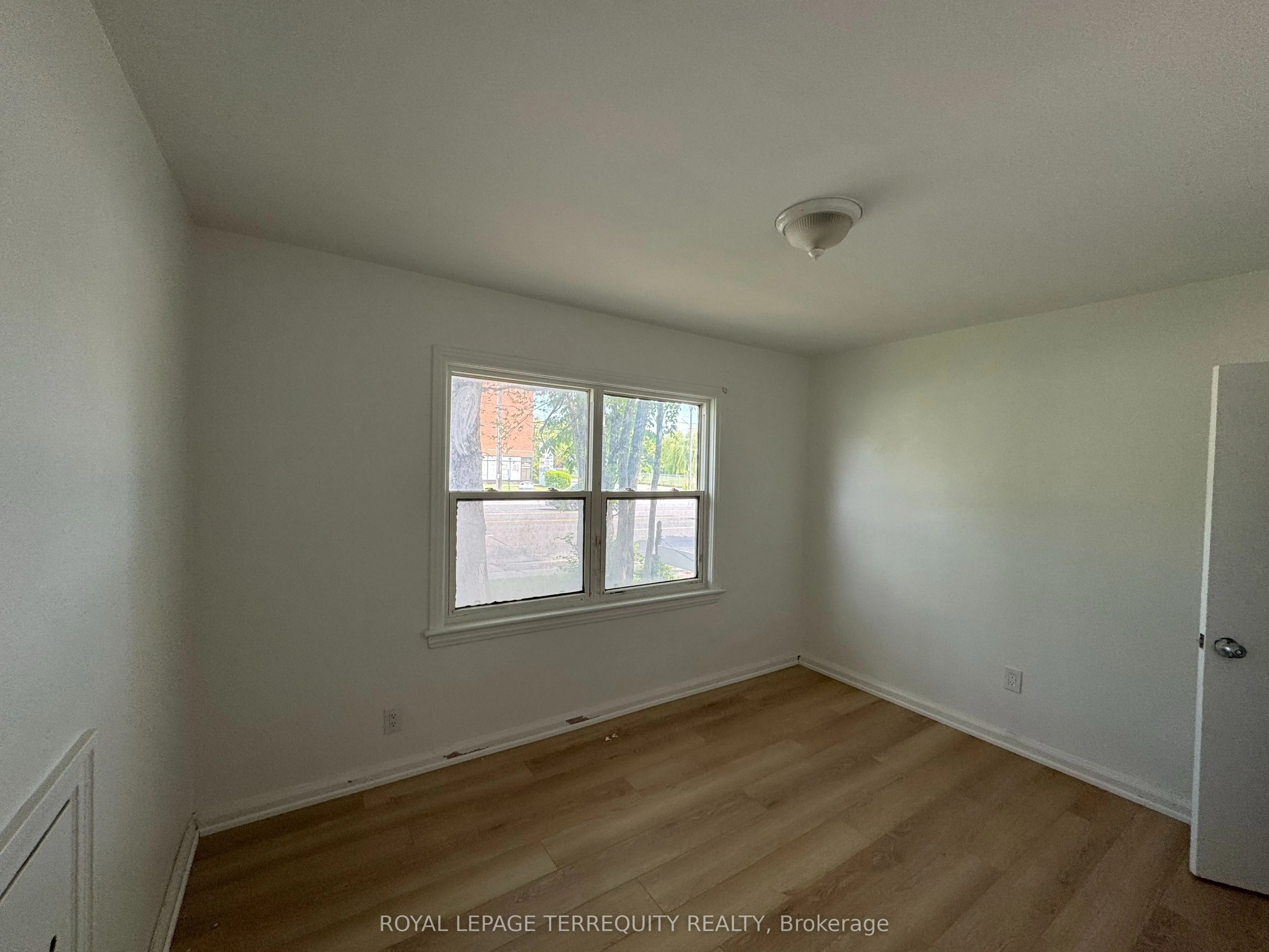 191 Finch Avenue W