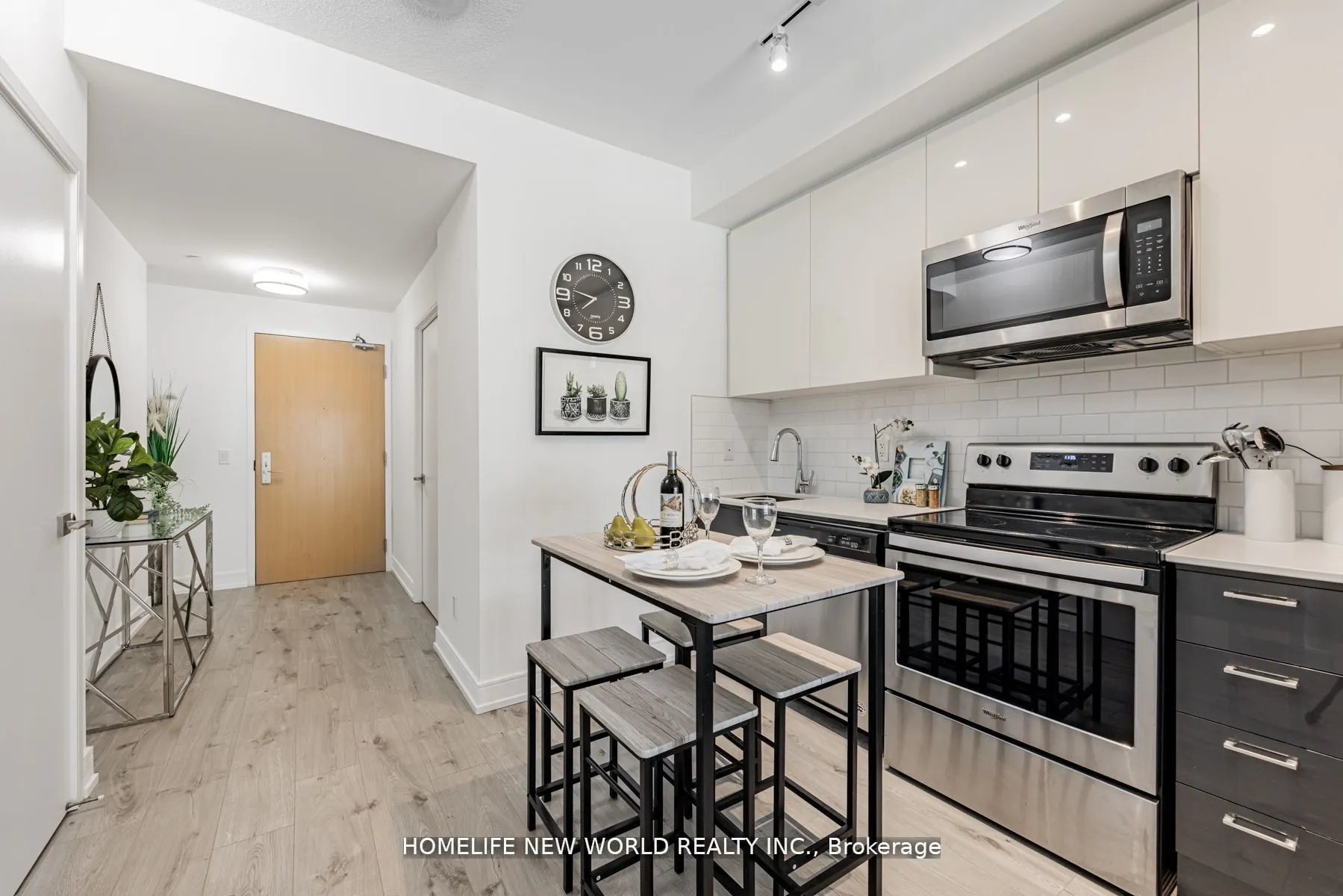 621 Sheppard Avenue E #250
