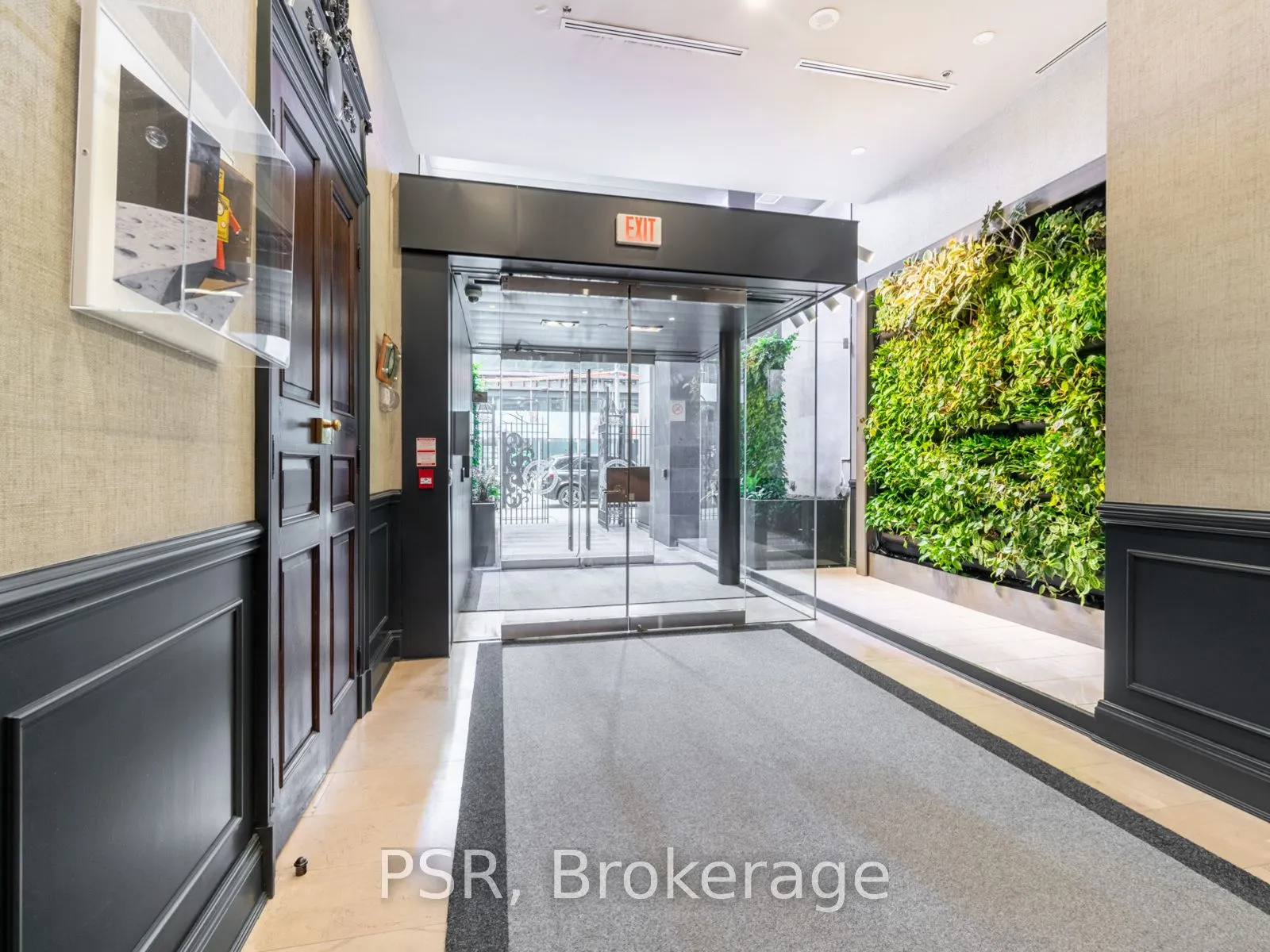 375 King Street W #801