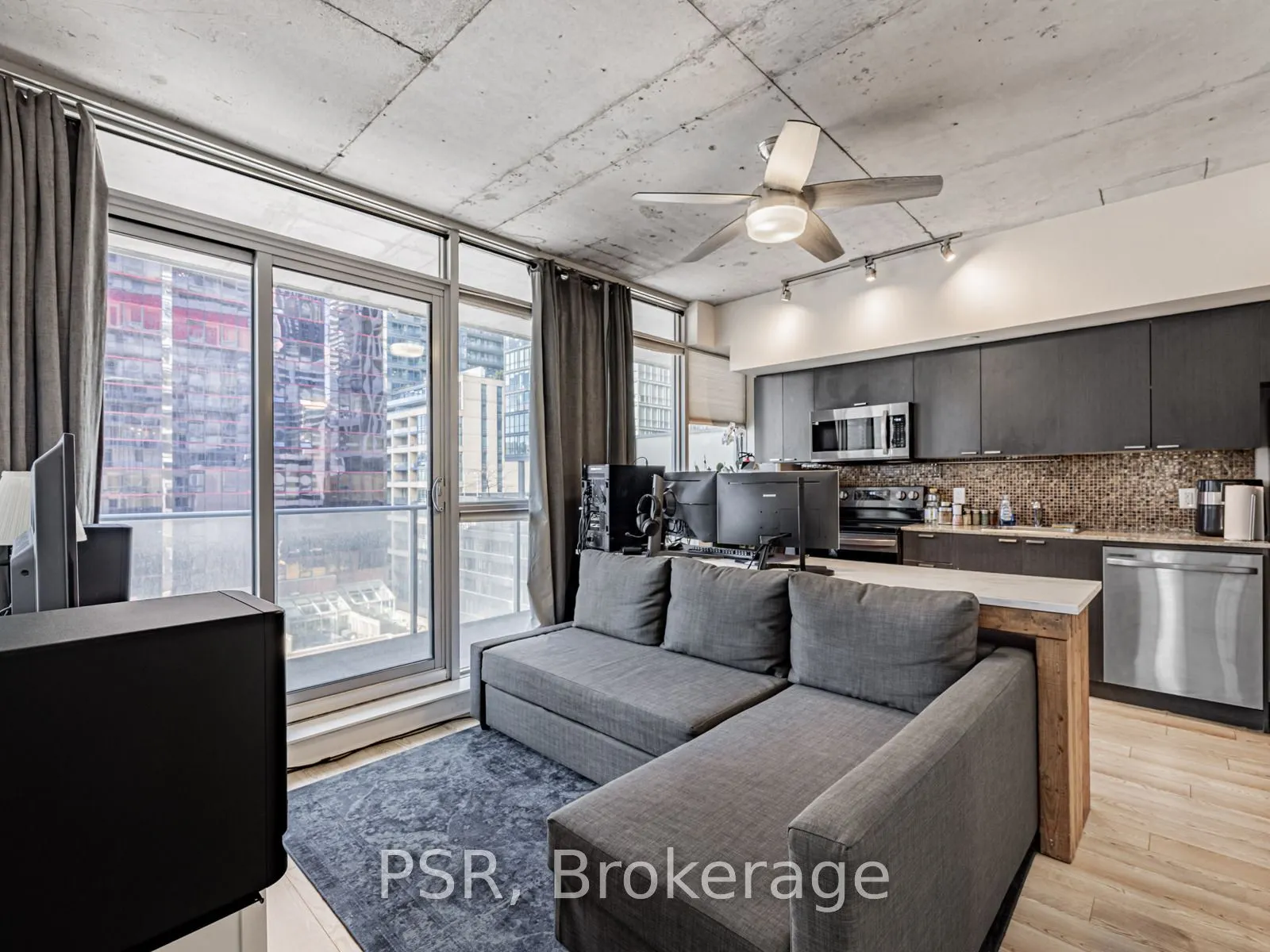 375 King Street W #801