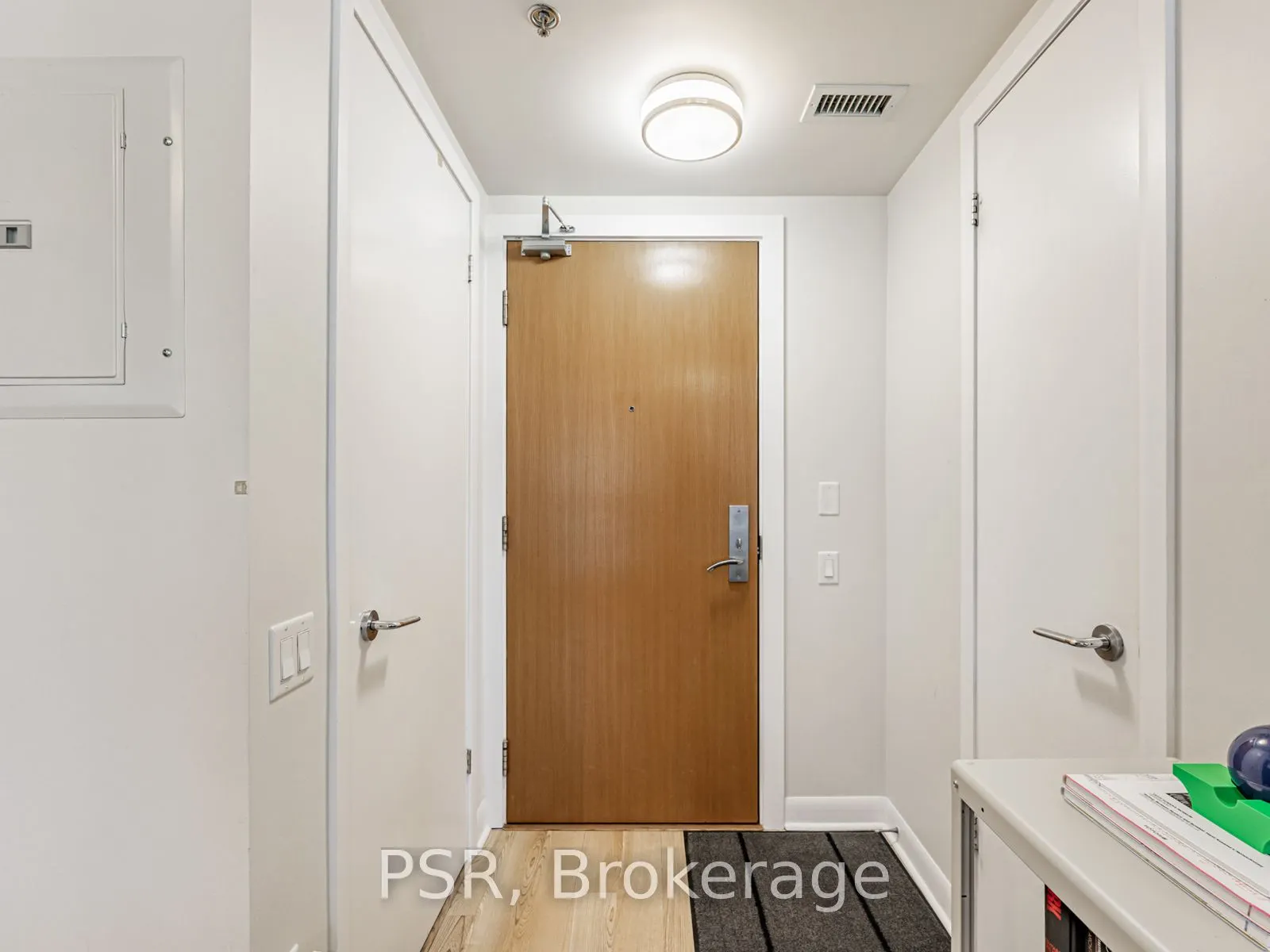 375 King Street W #801
