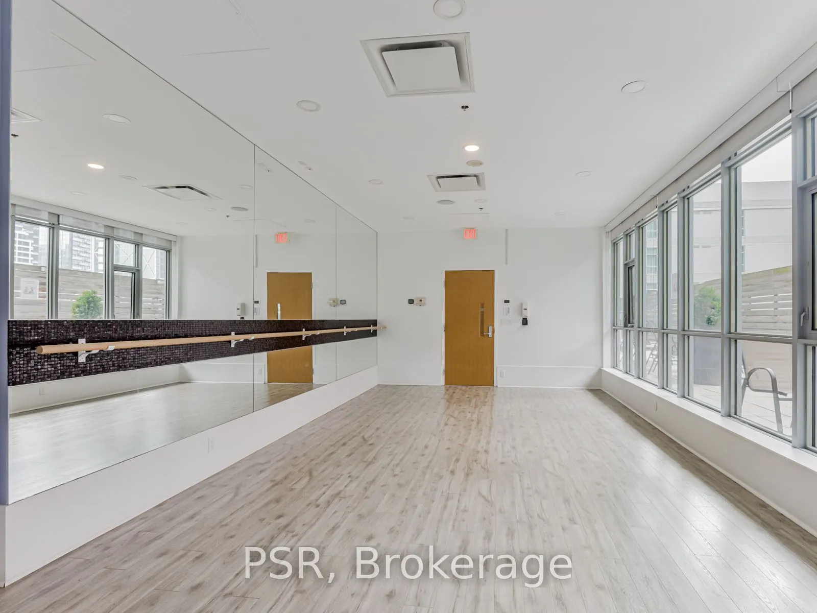 375 King Street W #801
