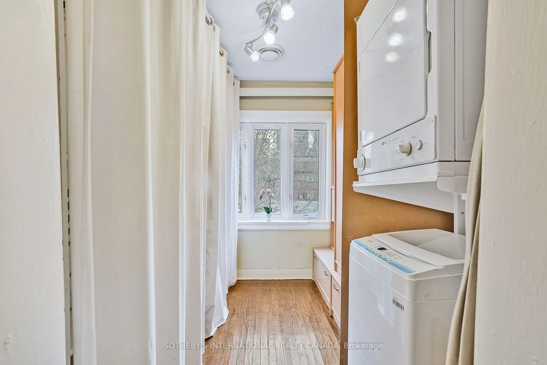 12 Belsize Drive