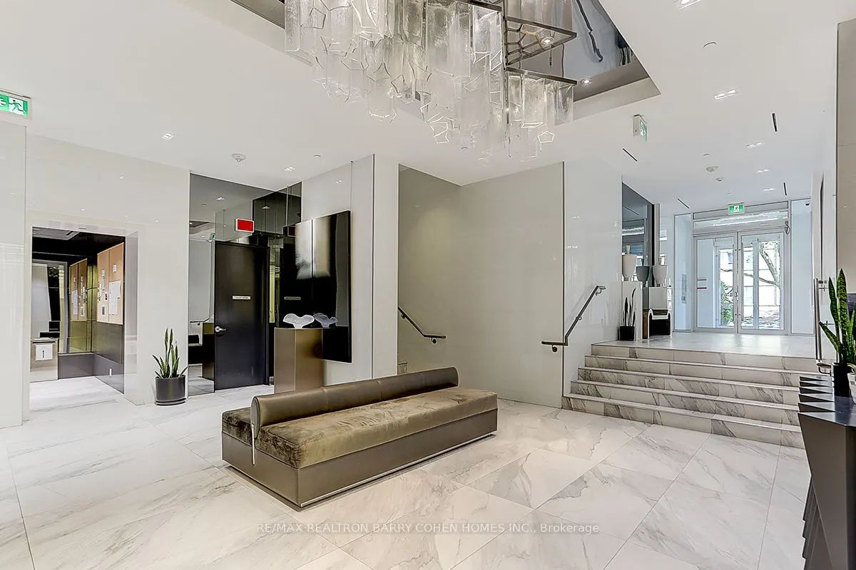 6 Parkwood Avenue #TH107