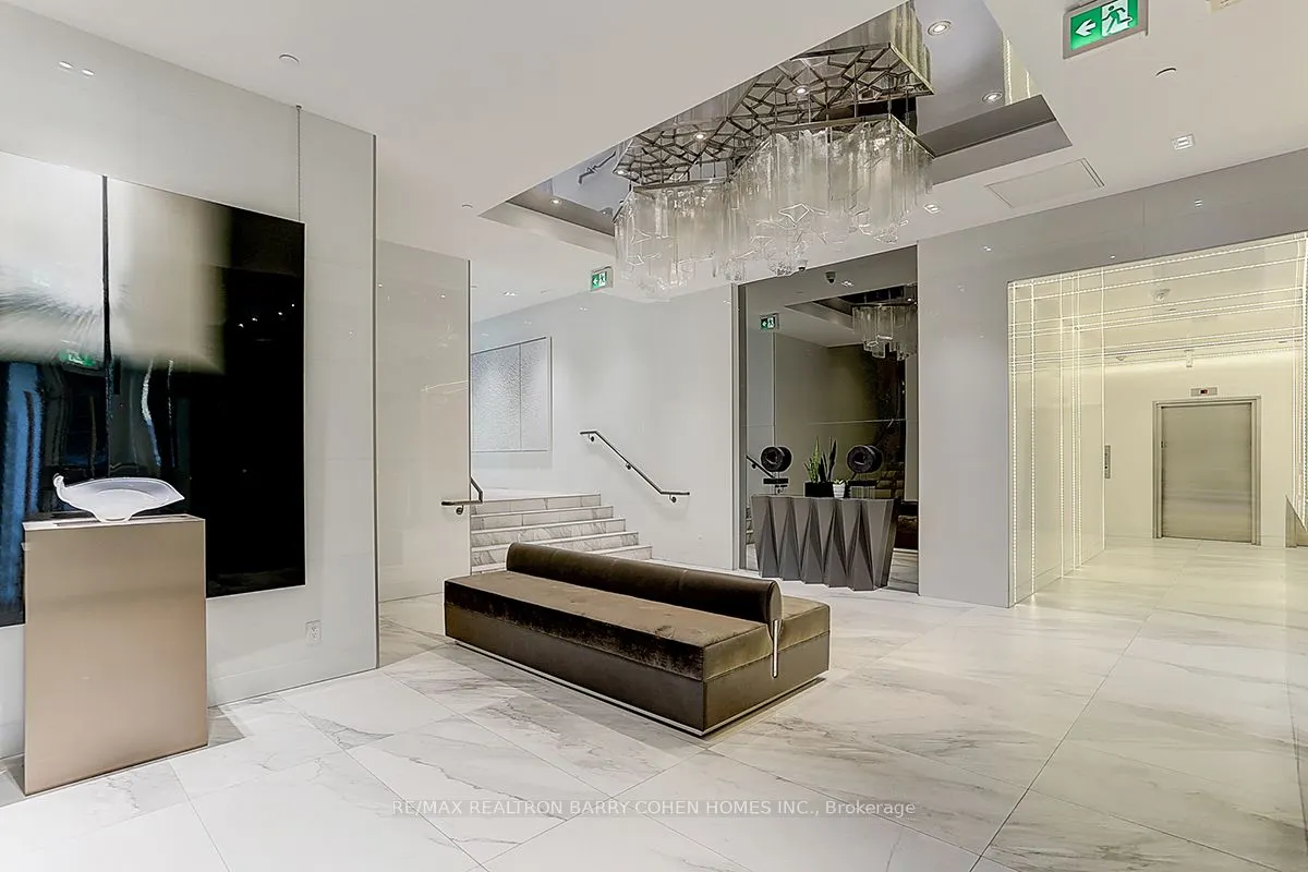 6 Parkwood Avenue #TH107