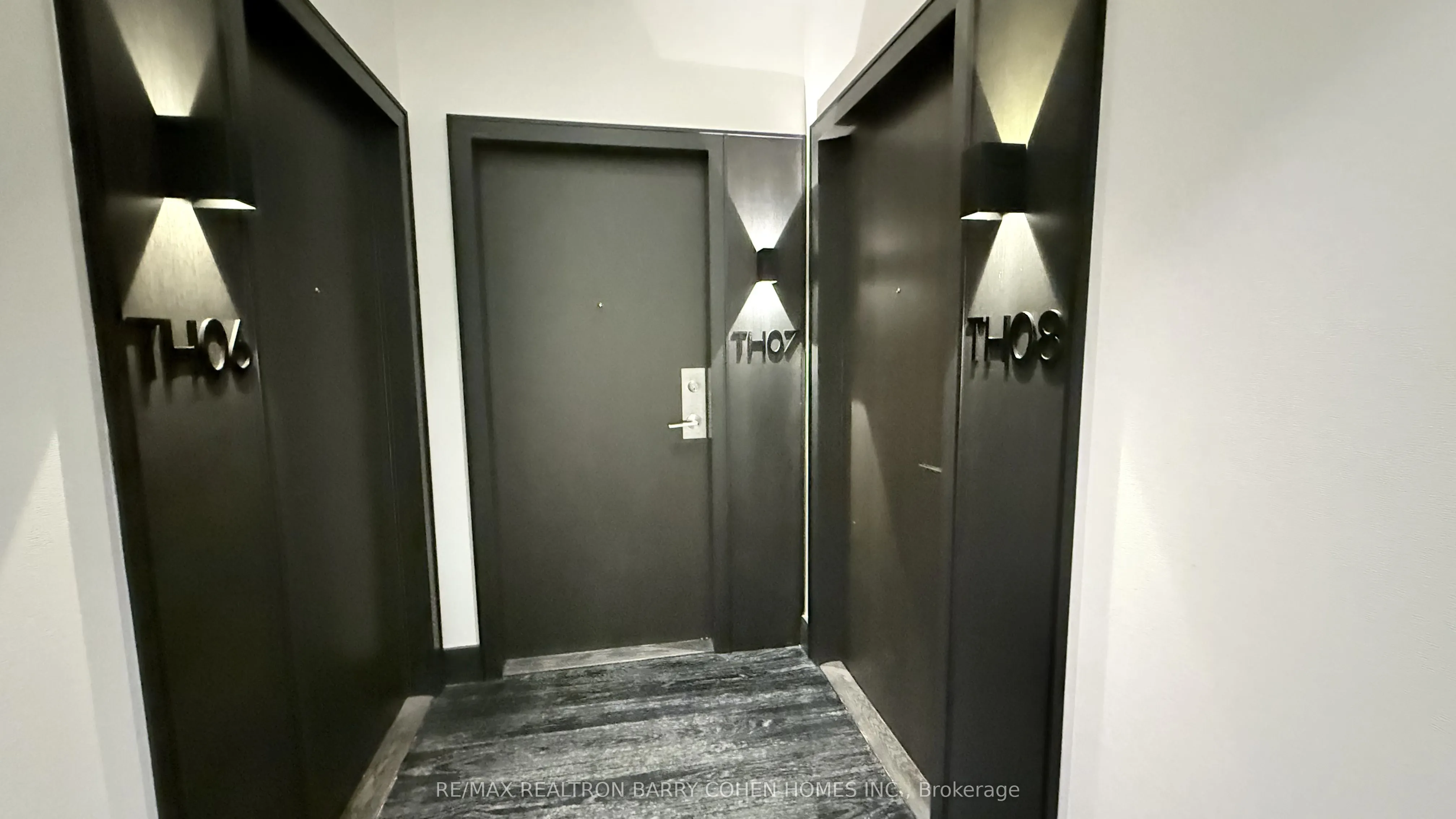 6 Parkwood Avenue #TH107