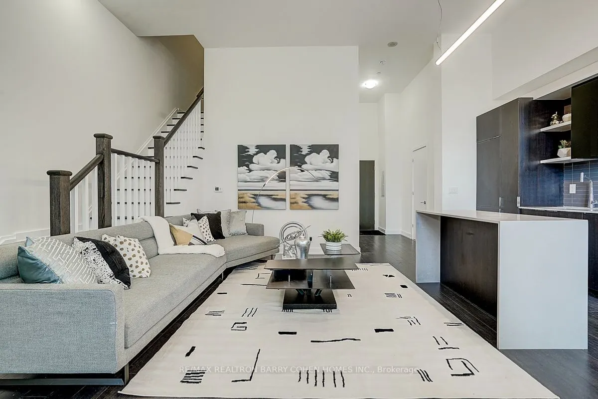 6 Parkwood Avenue #TH107