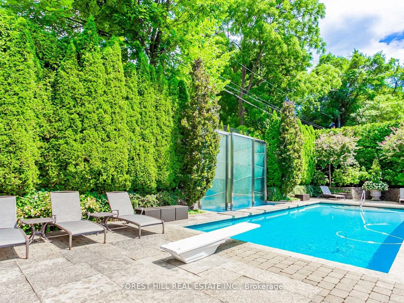 7 Cedarwood Avenue