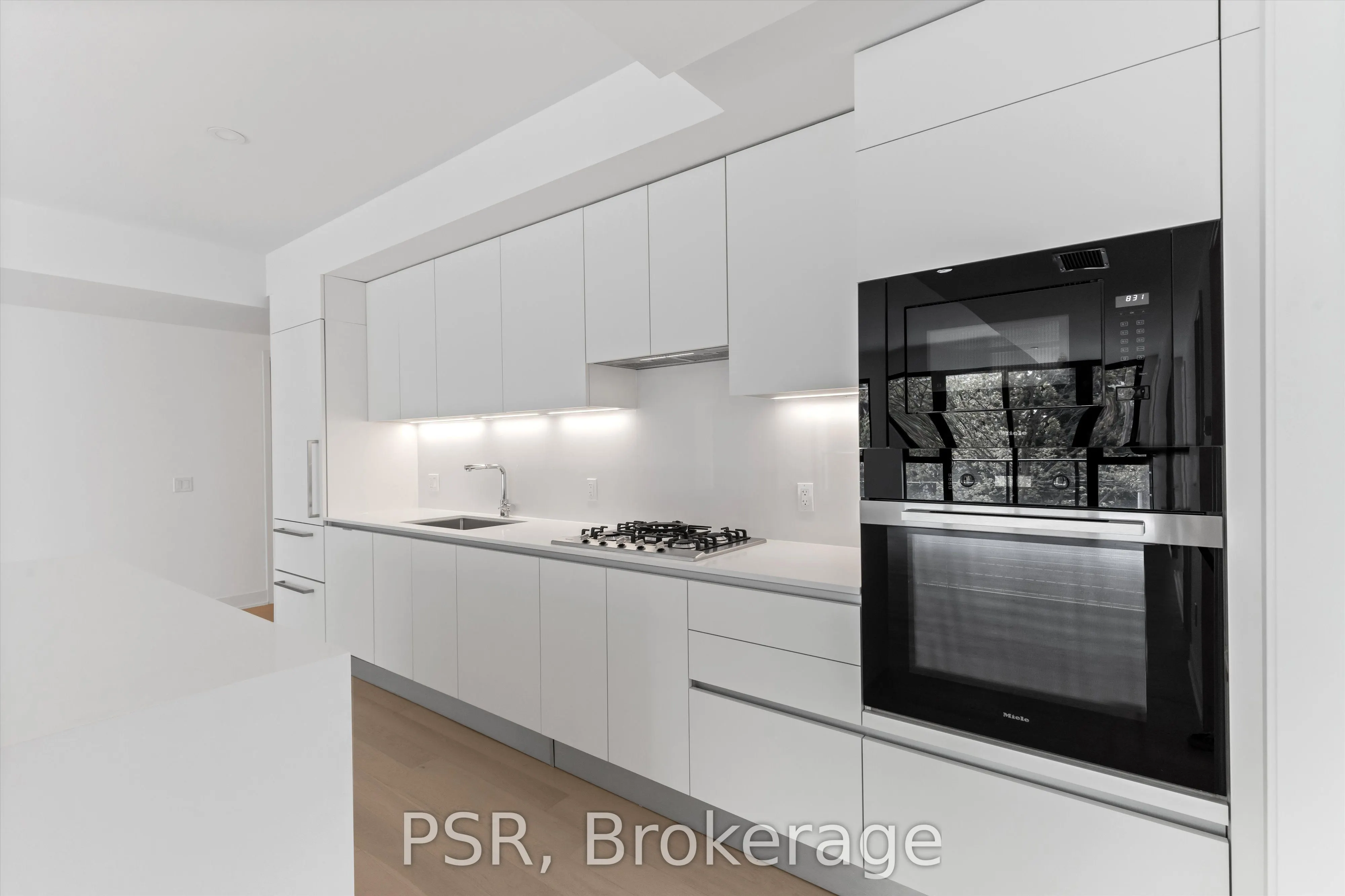 200 Keewatin Avenue #304