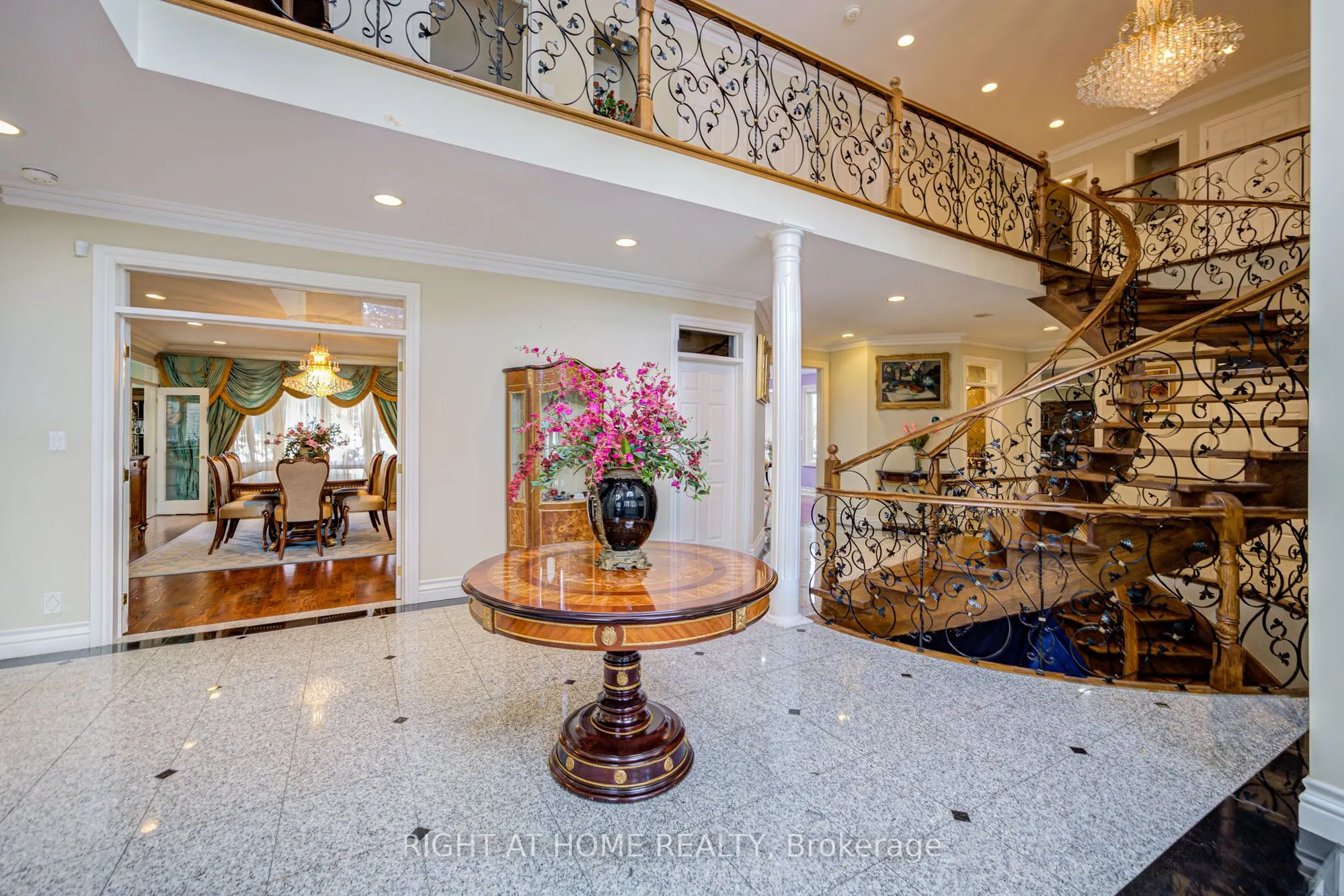 49 Arjay Crescent