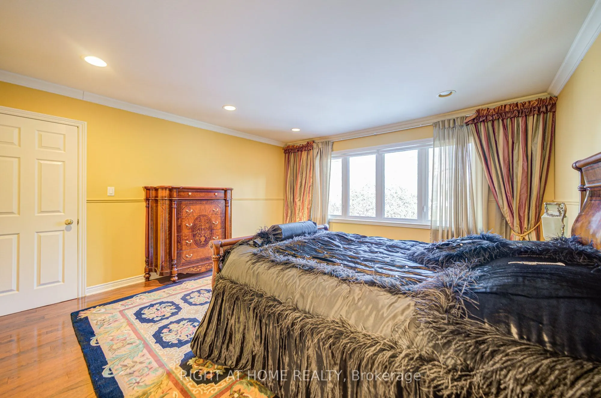 49 Arjay Crescent
