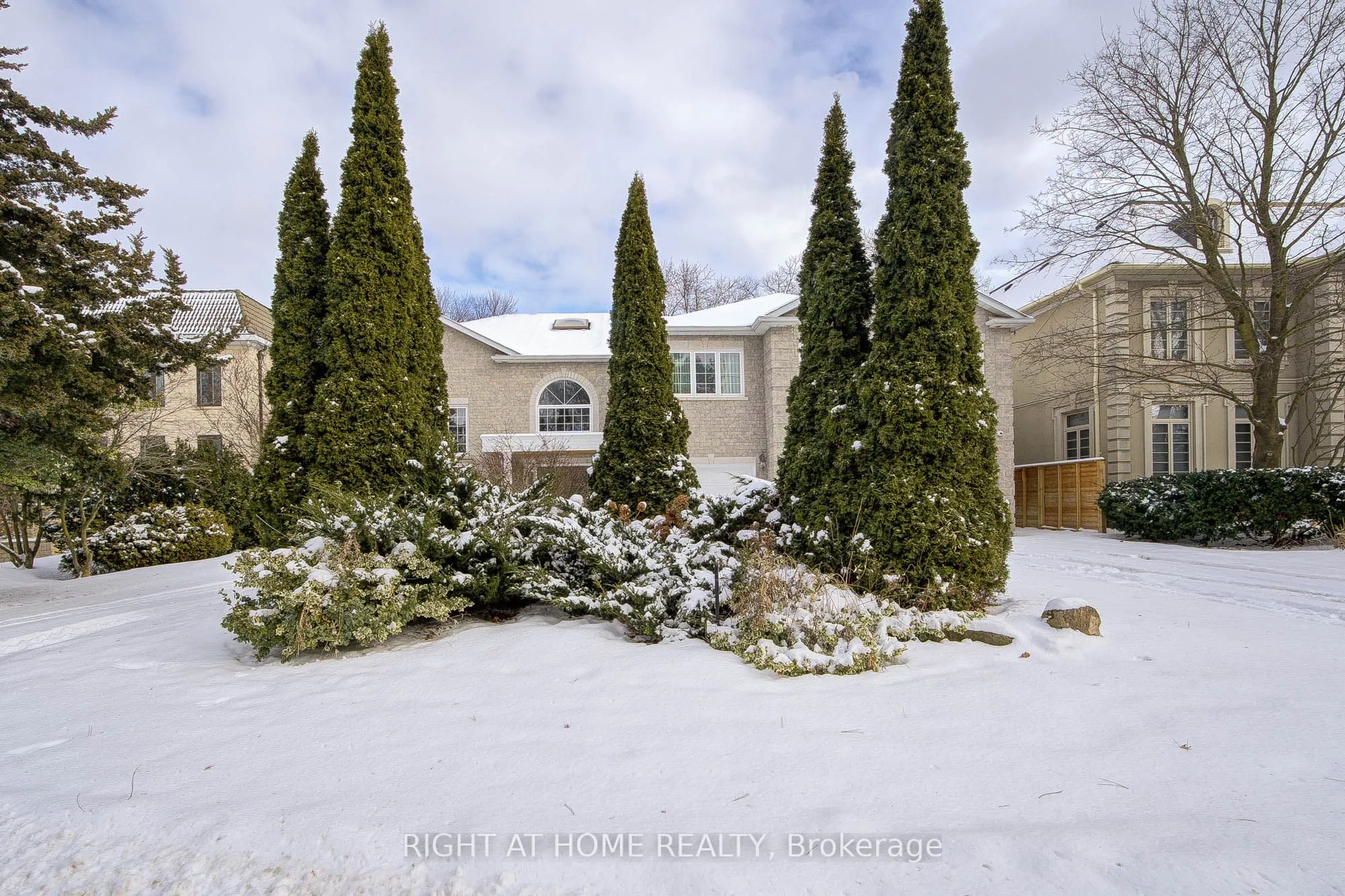 49 Arjay Crescent