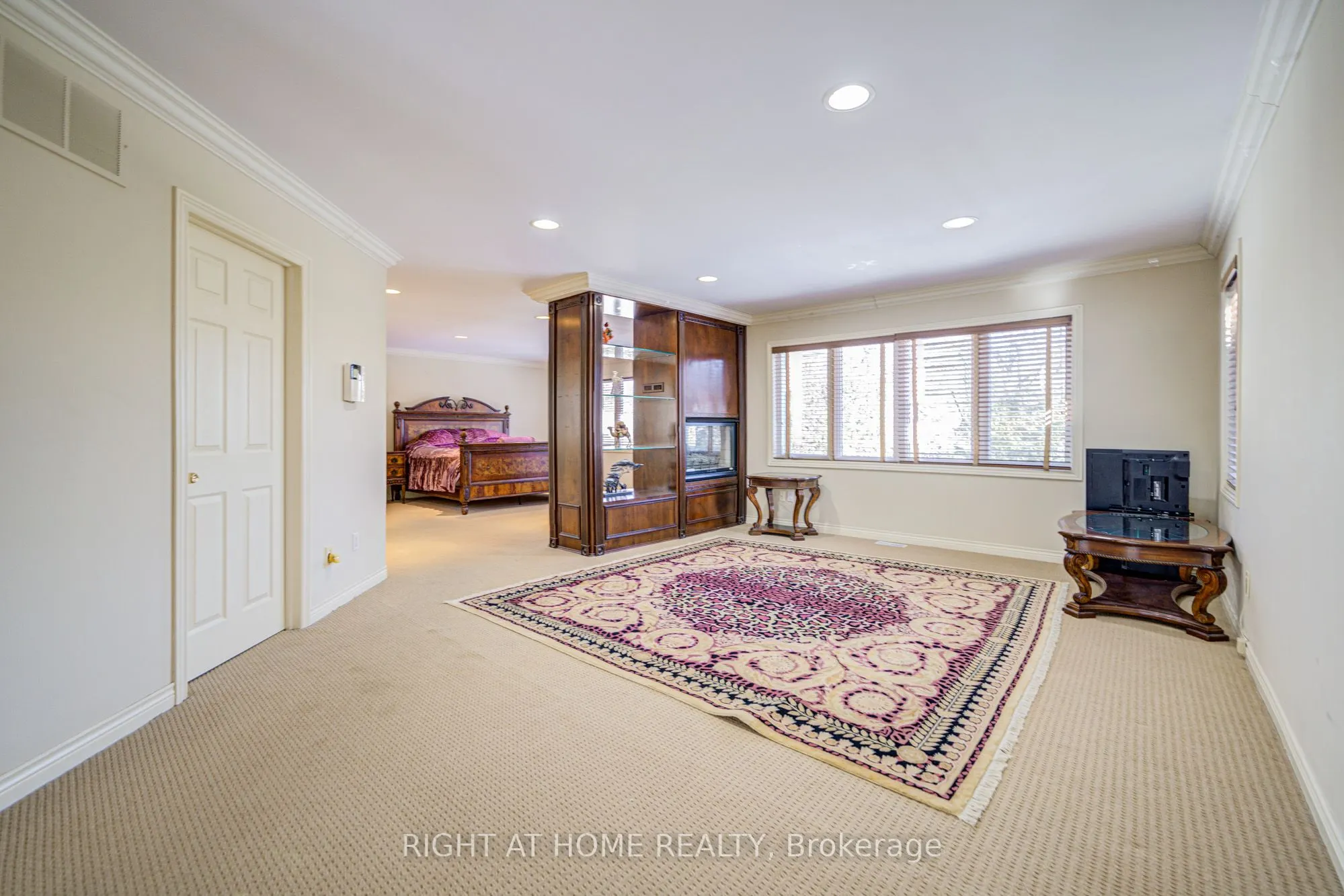 49 Arjay Crescent