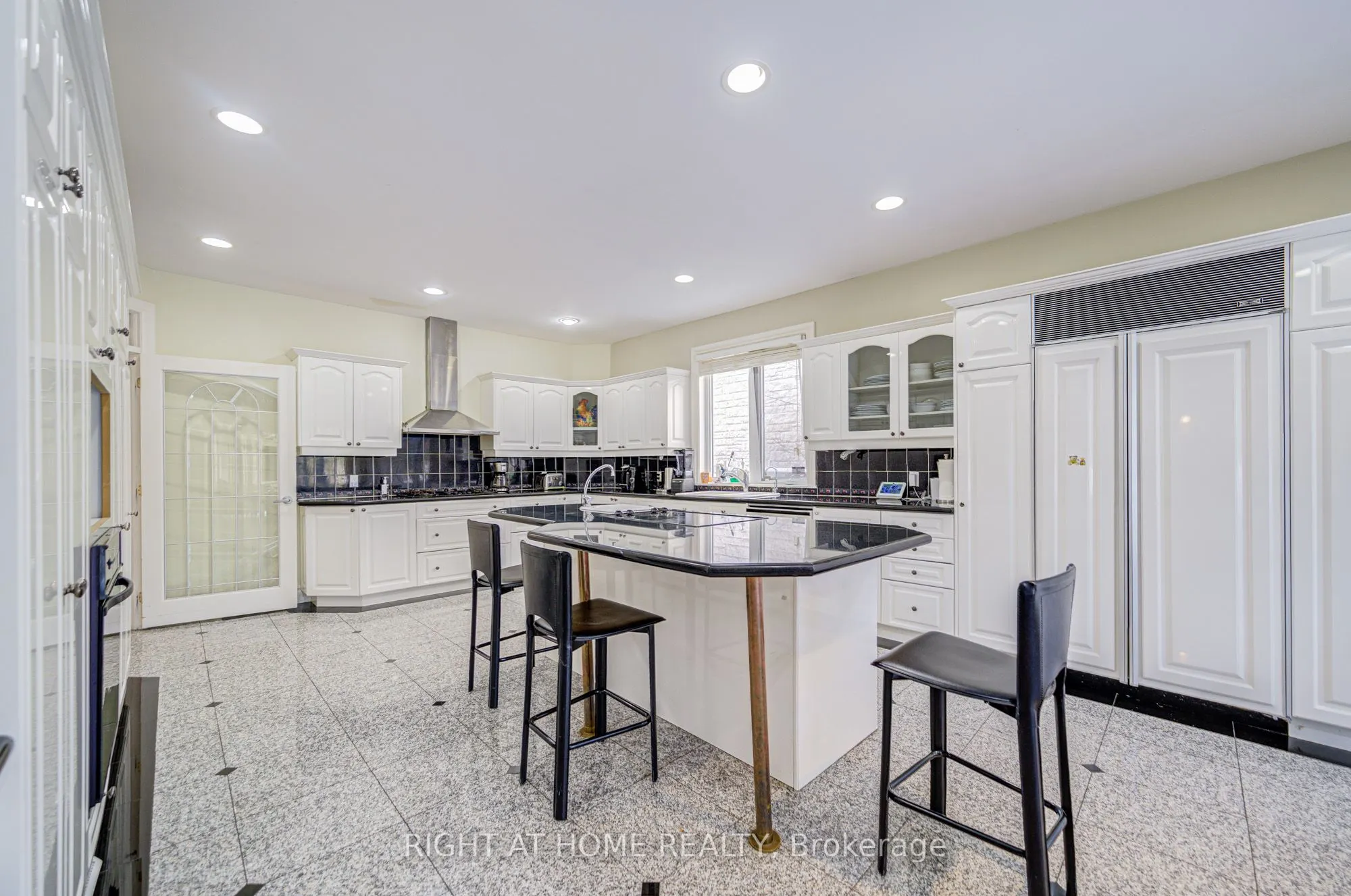 49 Arjay Crescent