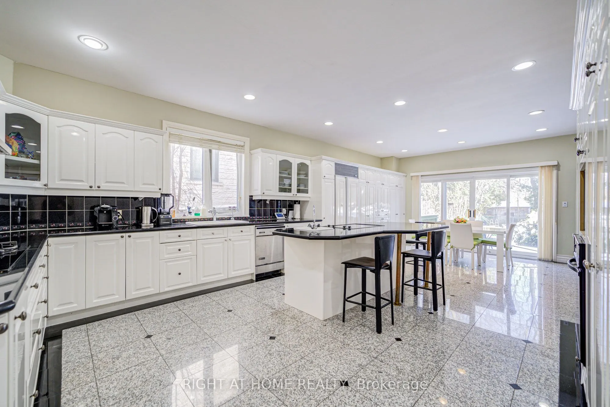 49 Arjay Crescent