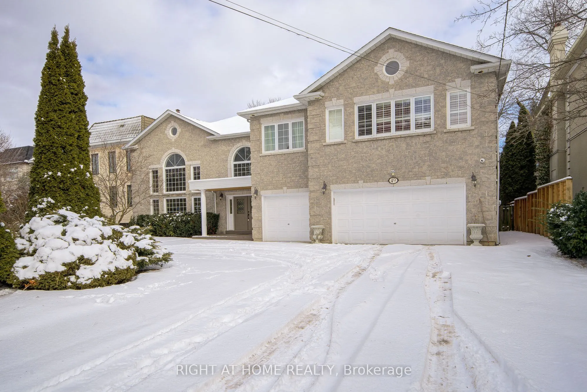 49 Arjay Crescent