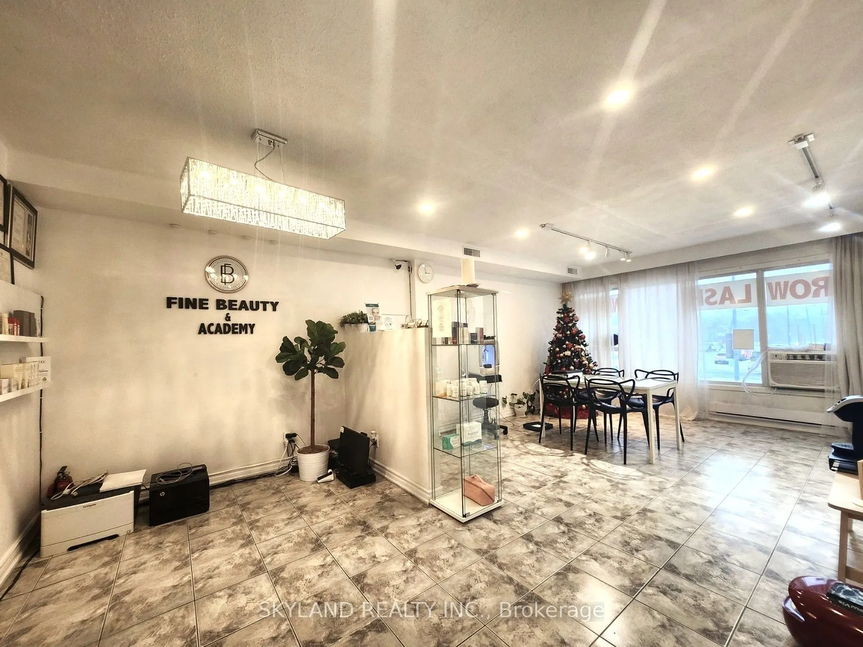 6006A Yonge Street
