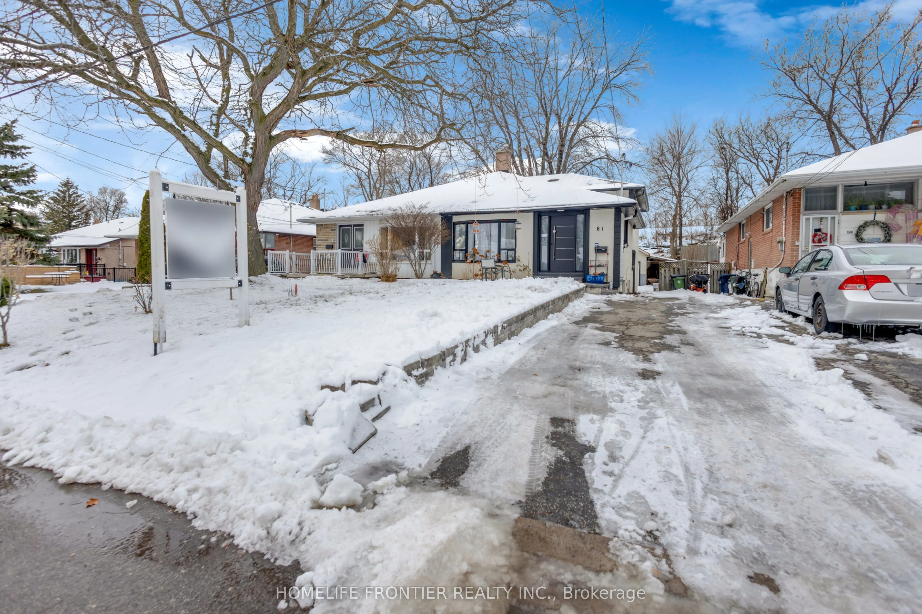61 Sundial Crescent