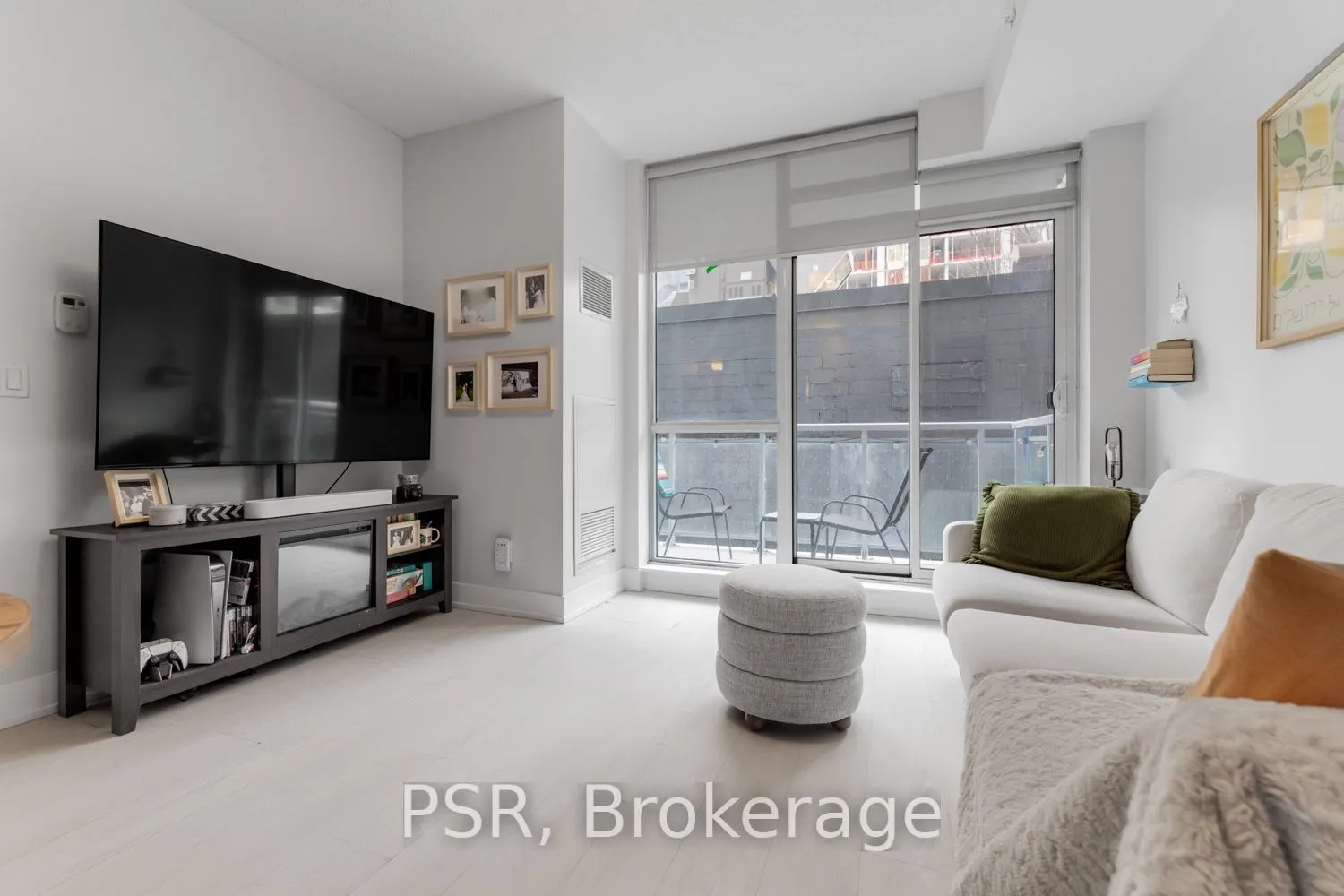 68 Merton Street #202
