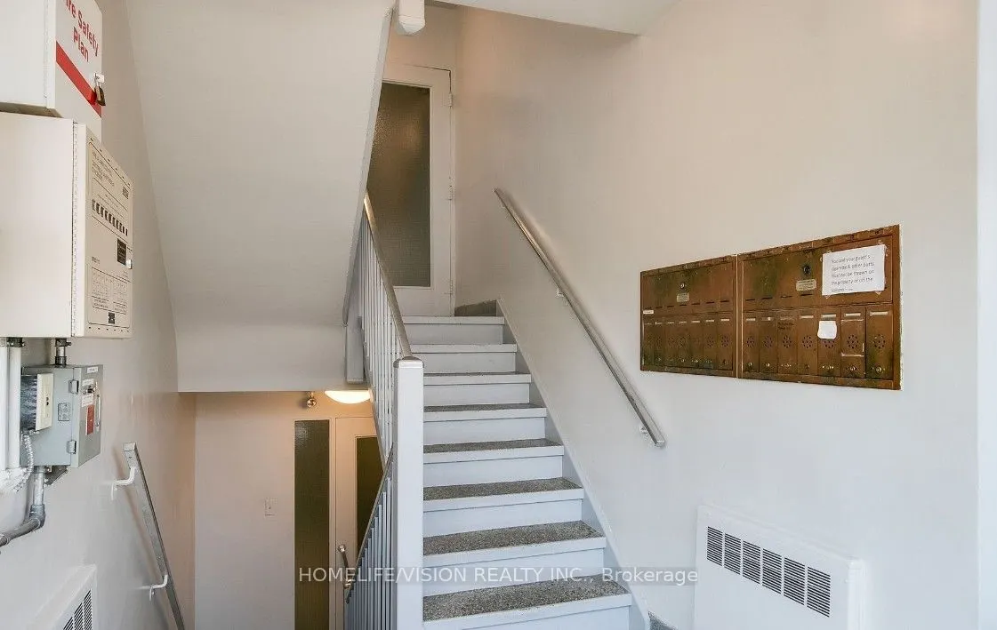 18 Kenrae Road #12
