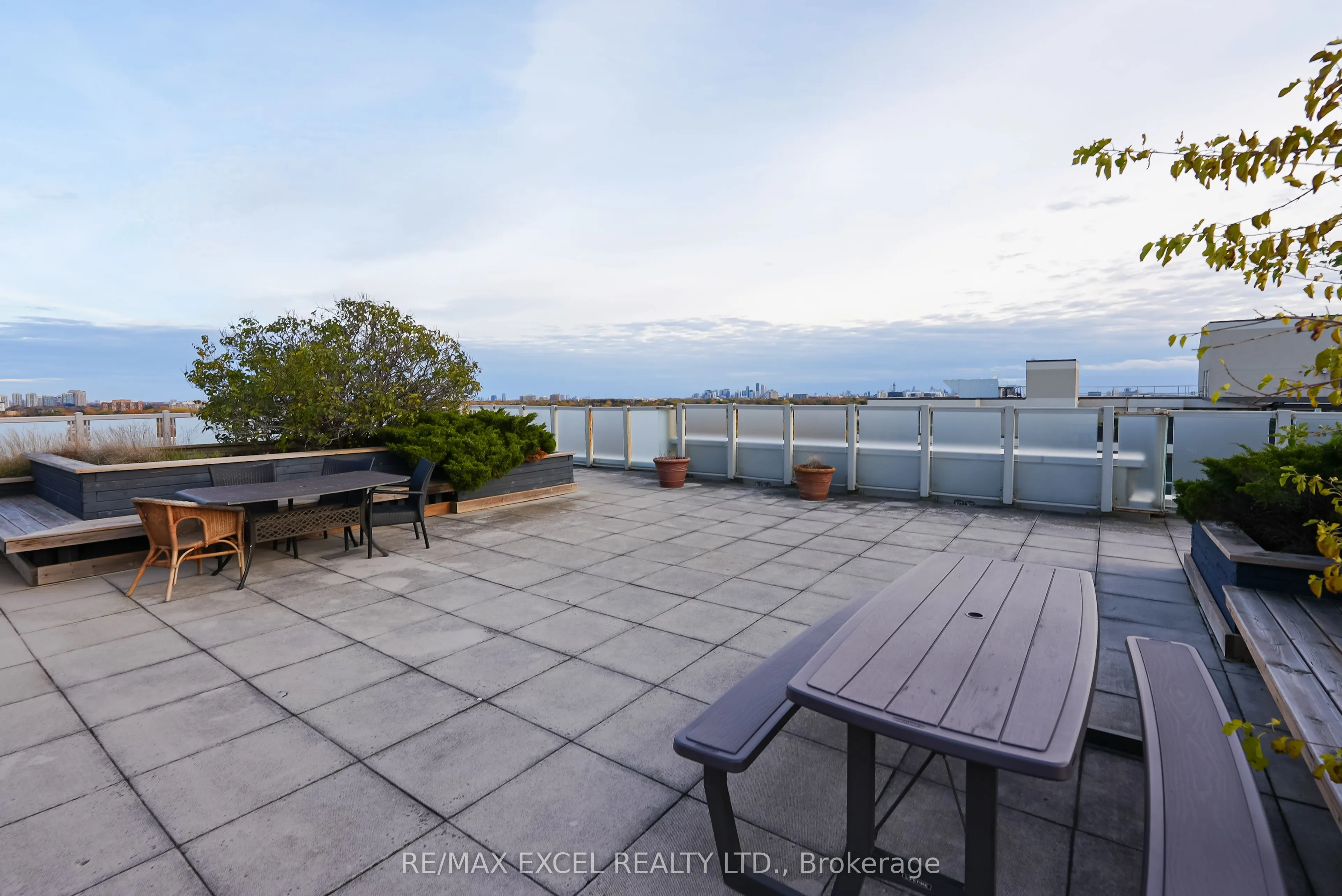 920 Sheppard Avenue W #711