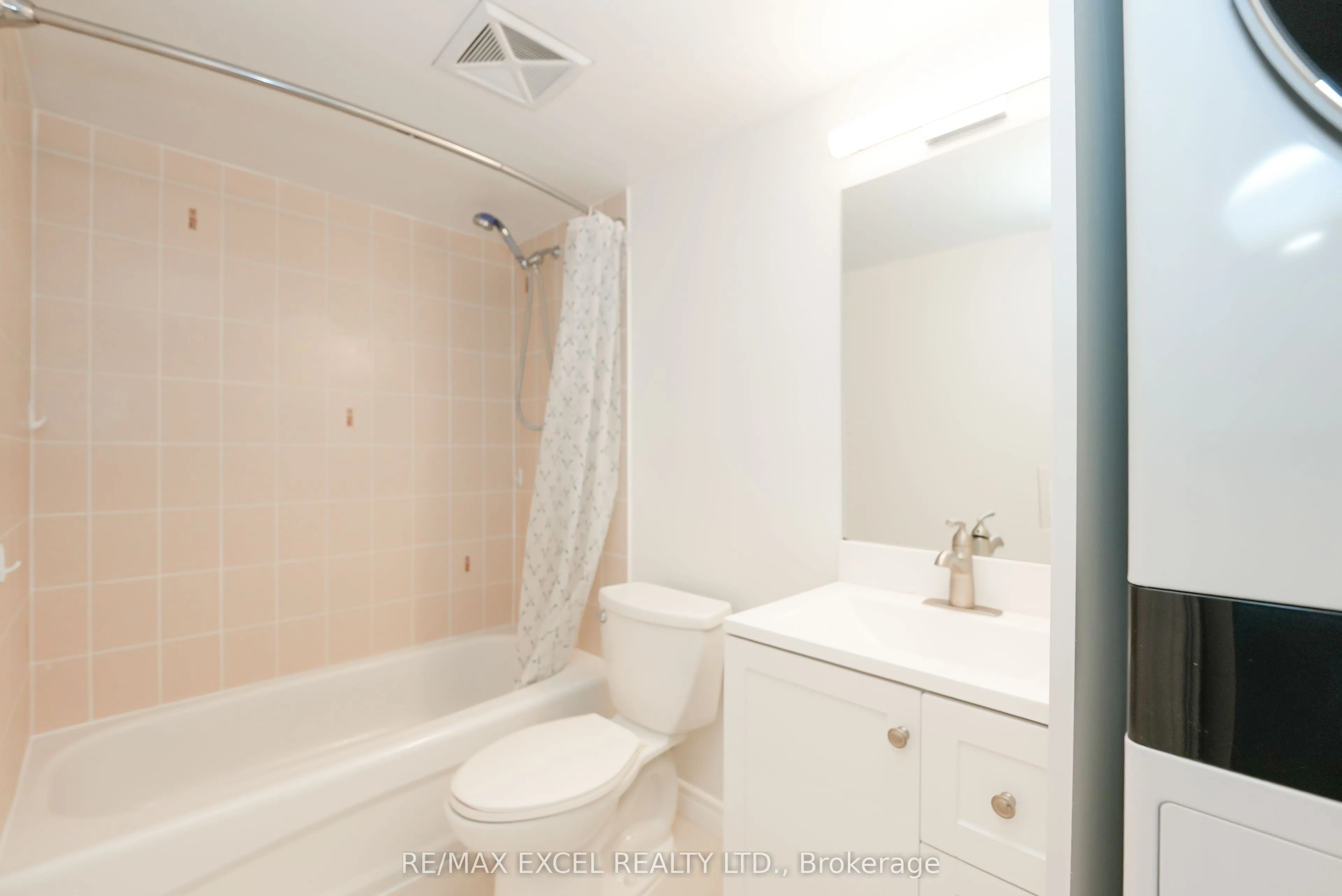 920 Sheppard Avenue W #711