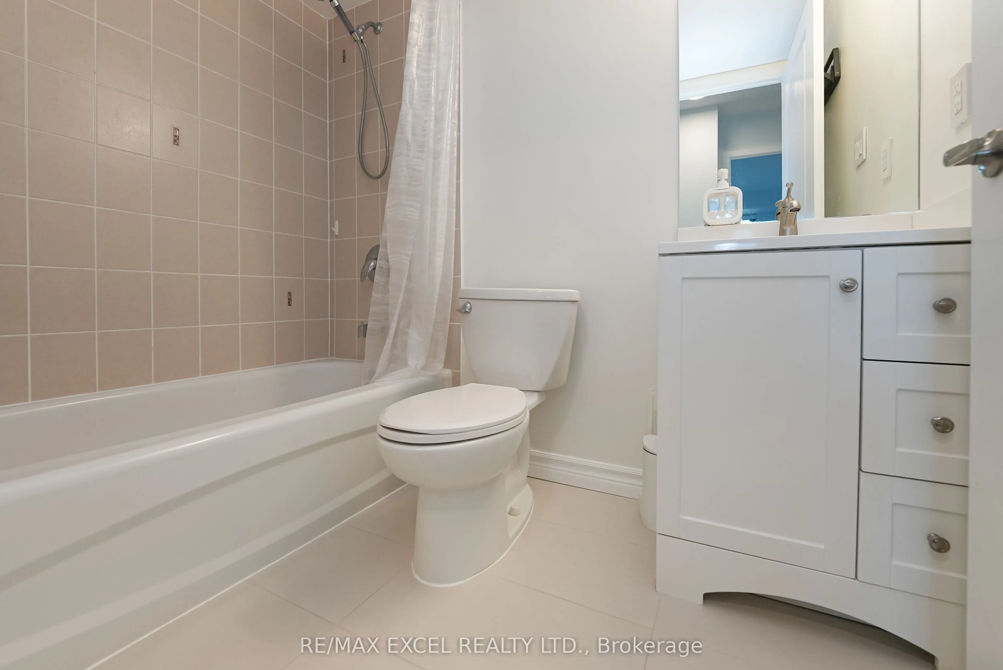 920 Sheppard Avenue W #711