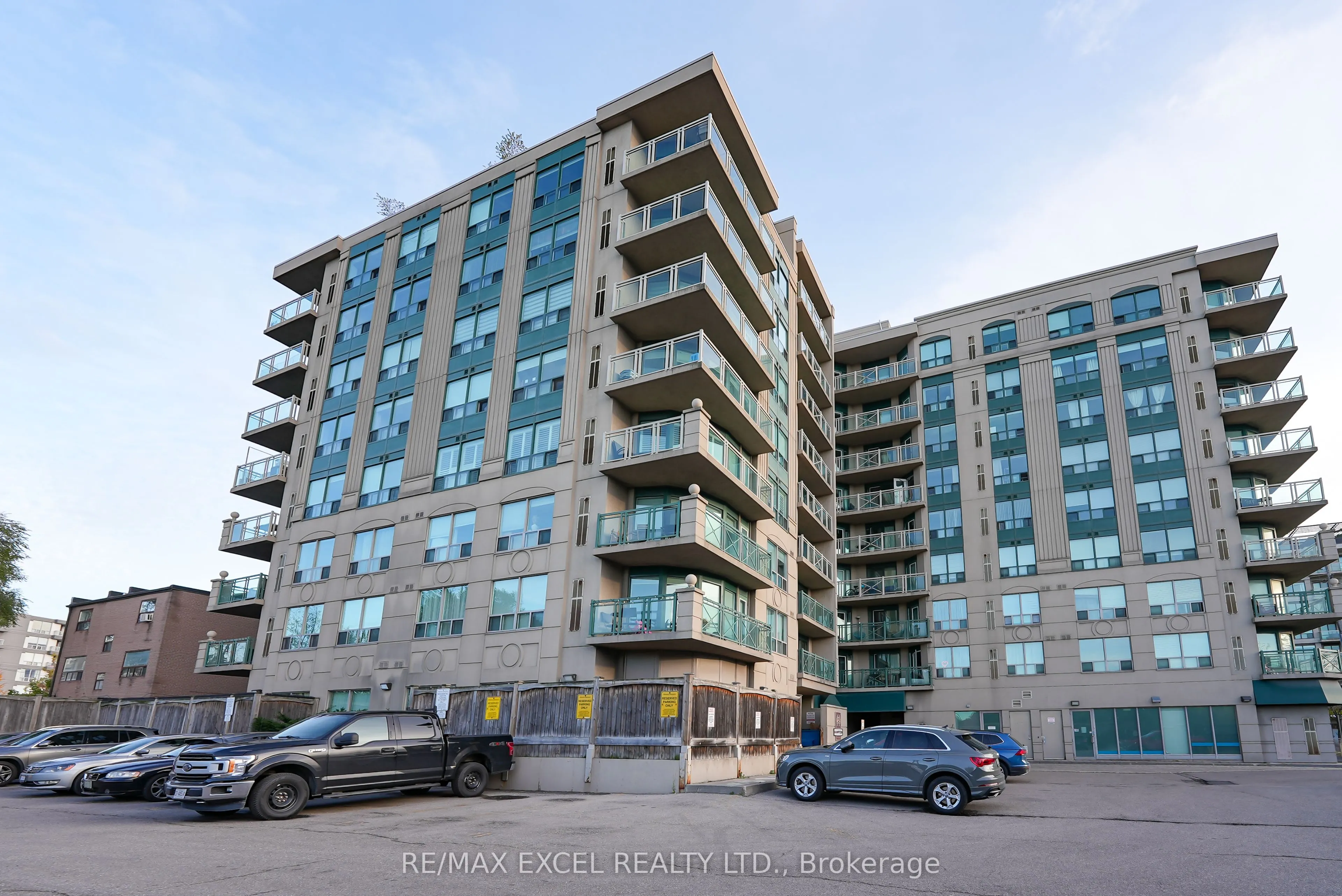 920 Sheppard Avenue W #711