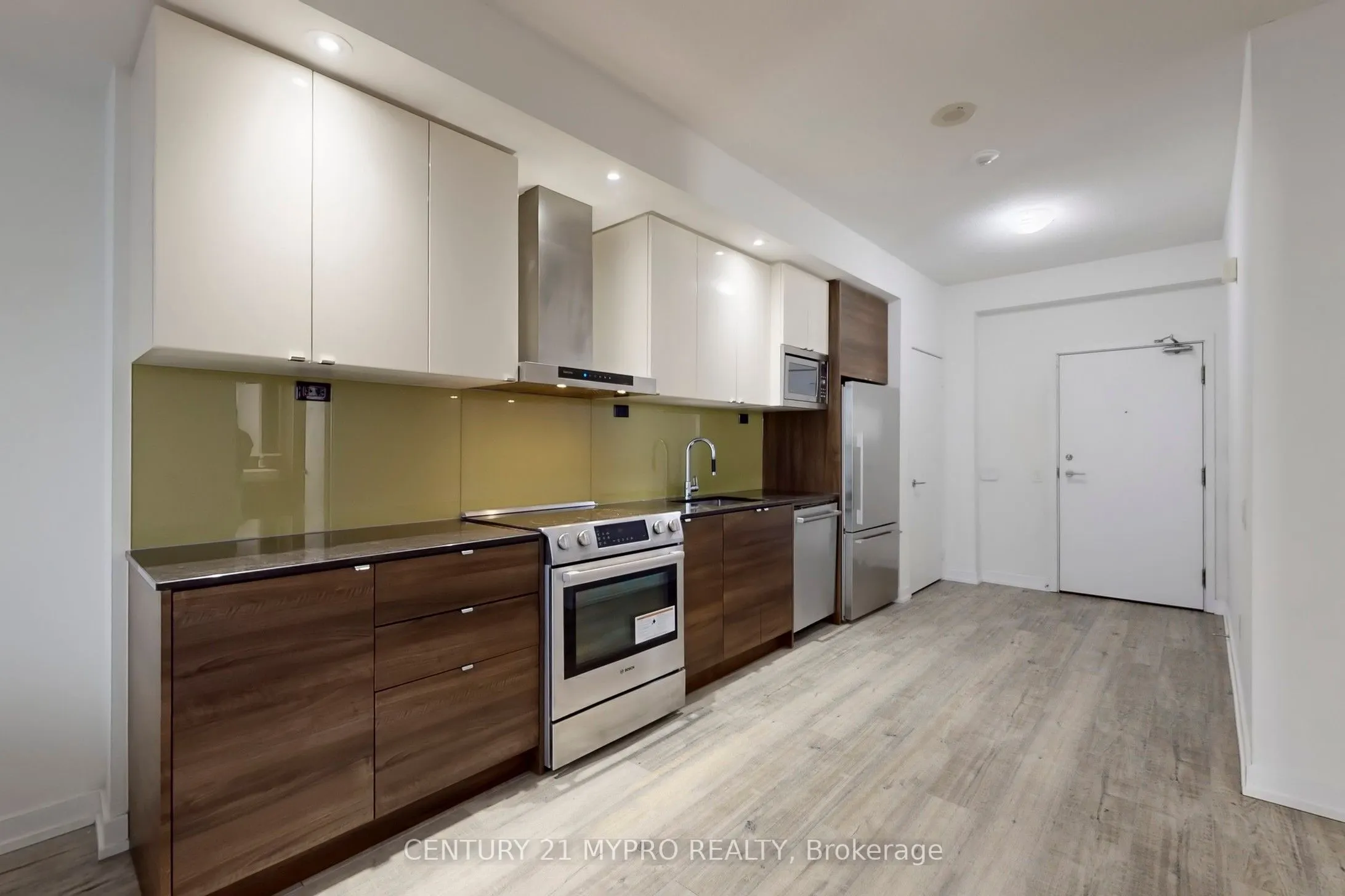 121 Mcmahon Drive #3302