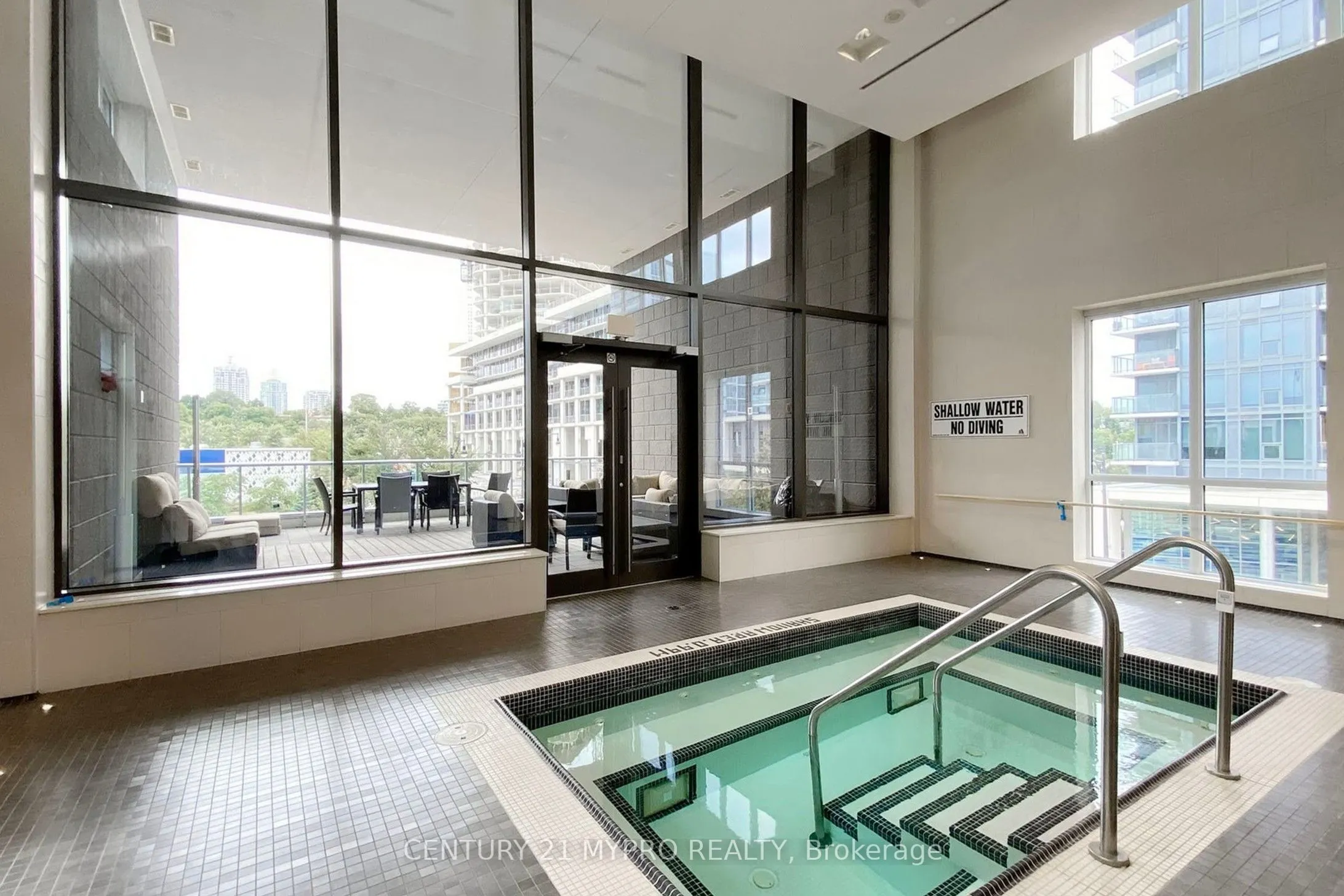 121 Mcmahon Drive #3302