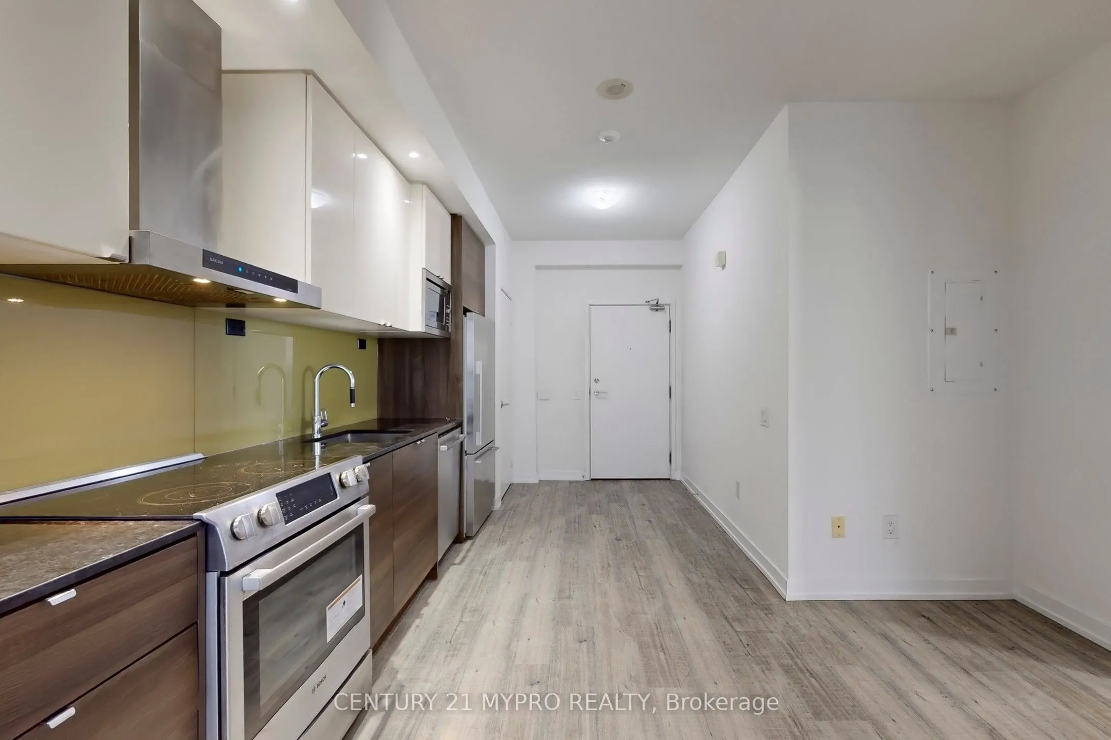 121 Mcmahon Drive #3302