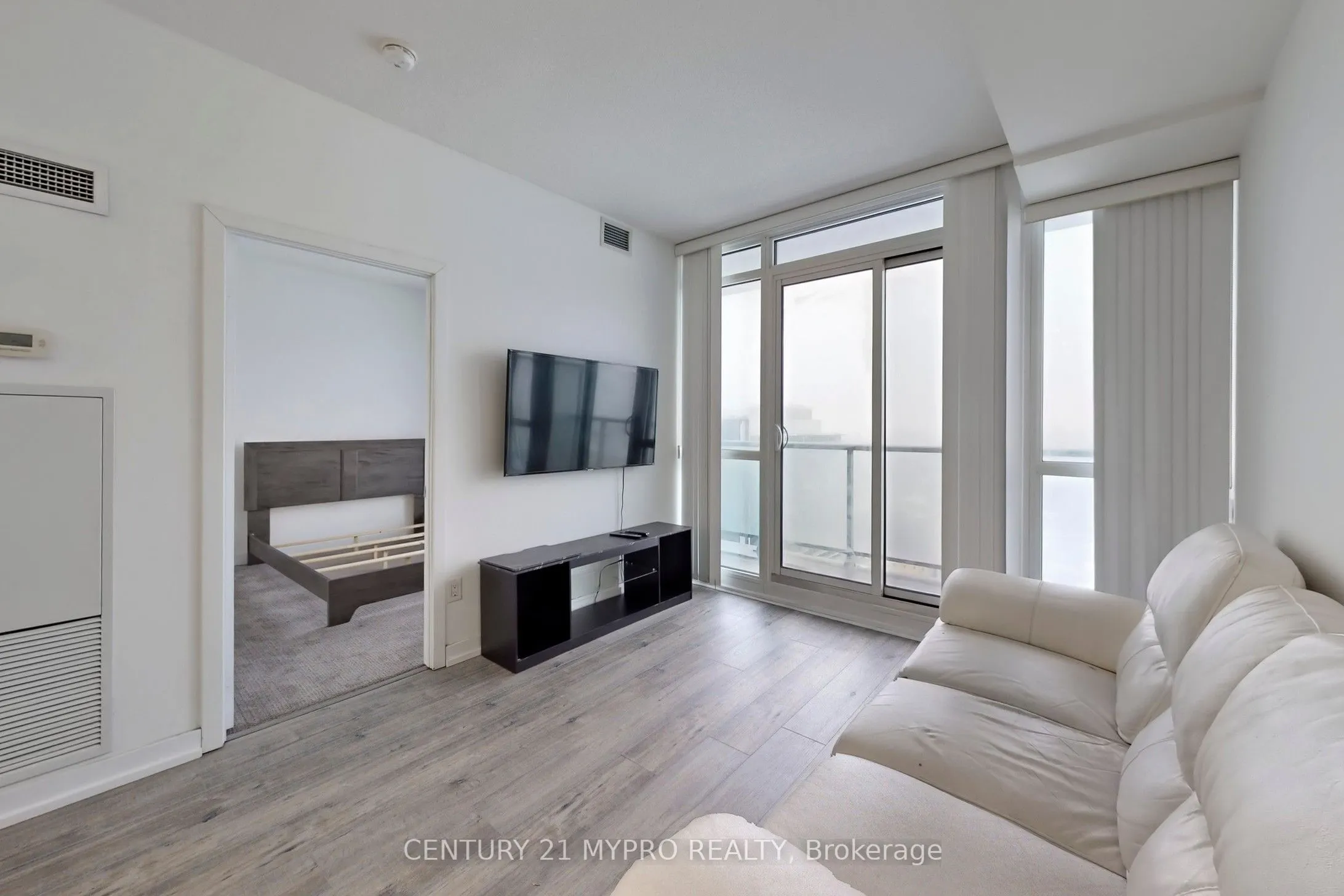 121 Mcmahon Drive #3302