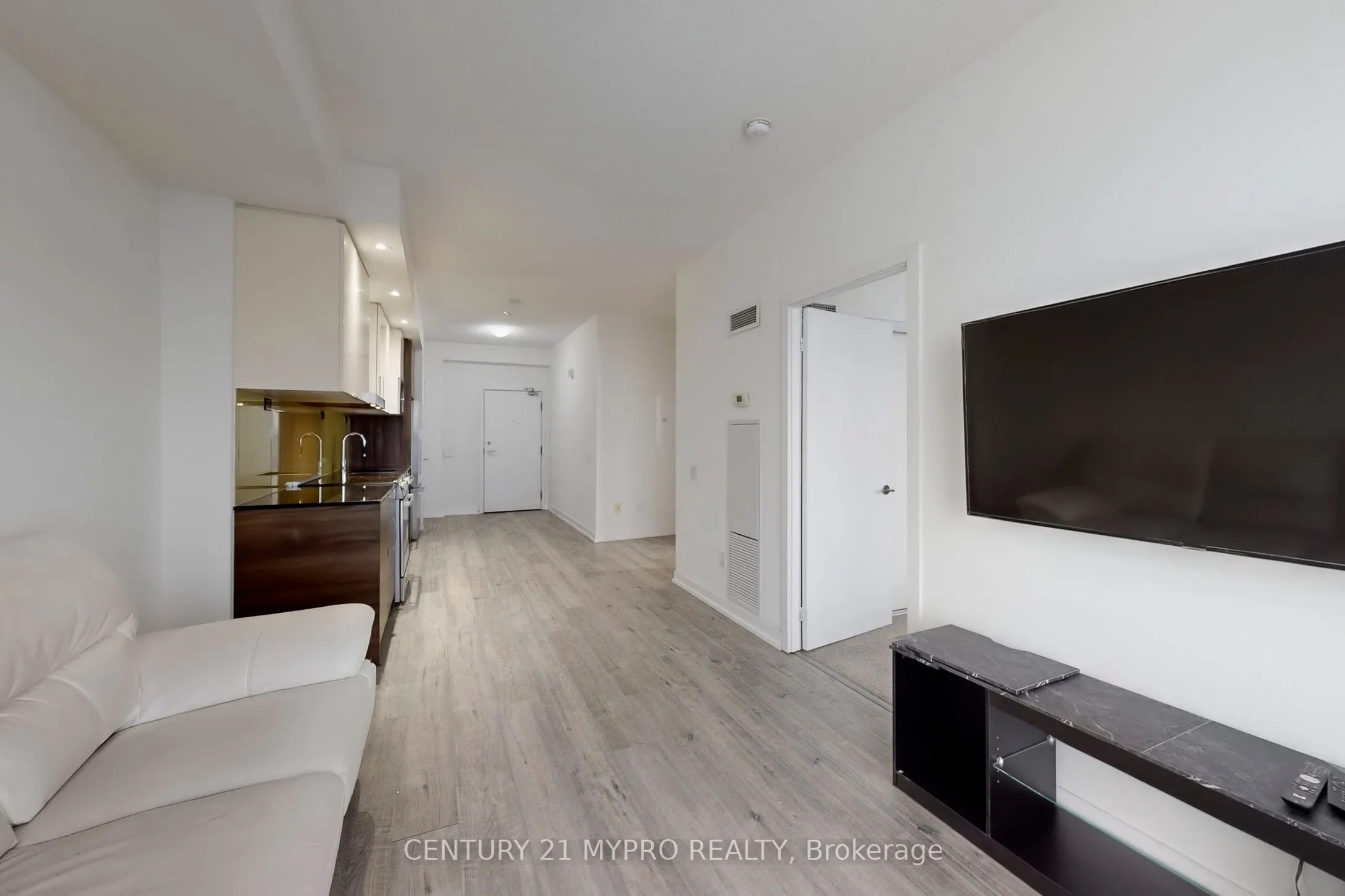 121 Mcmahon Drive #3302