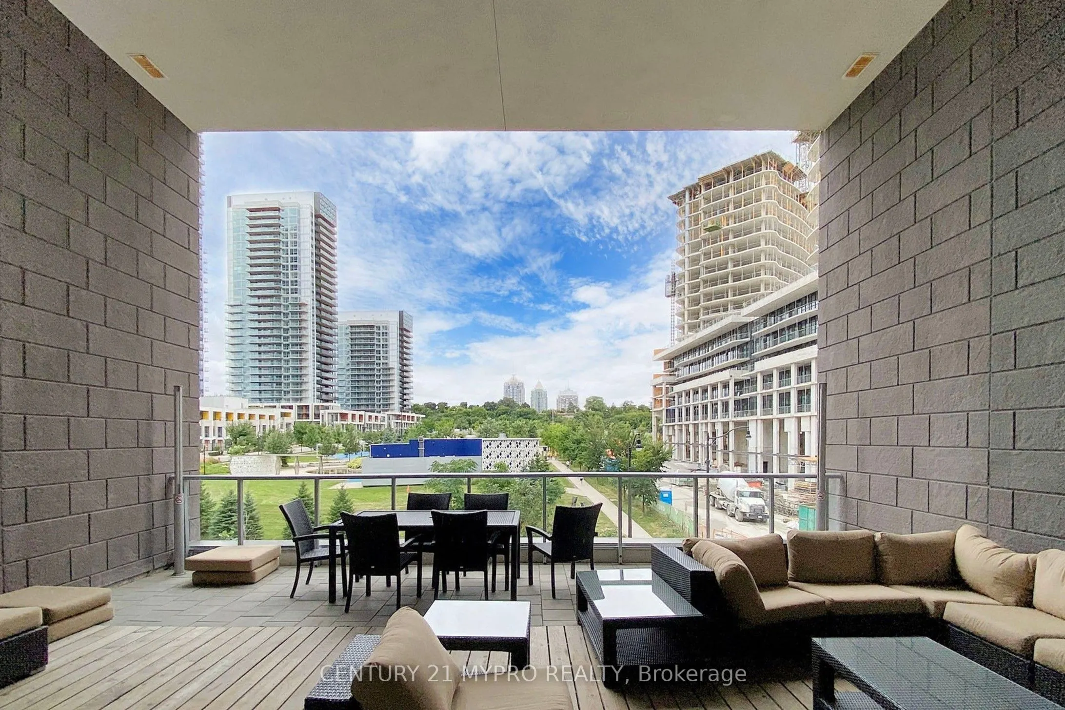 121 Mcmahon Drive #3302