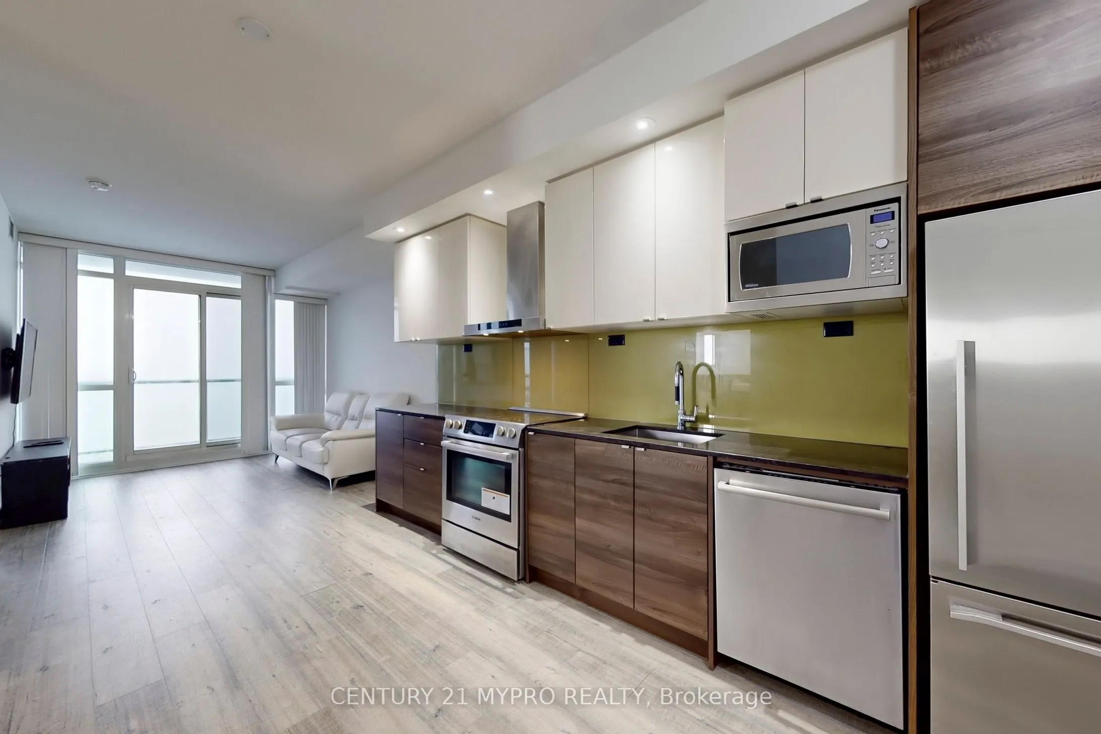 121 Mcmahon Drive #3302