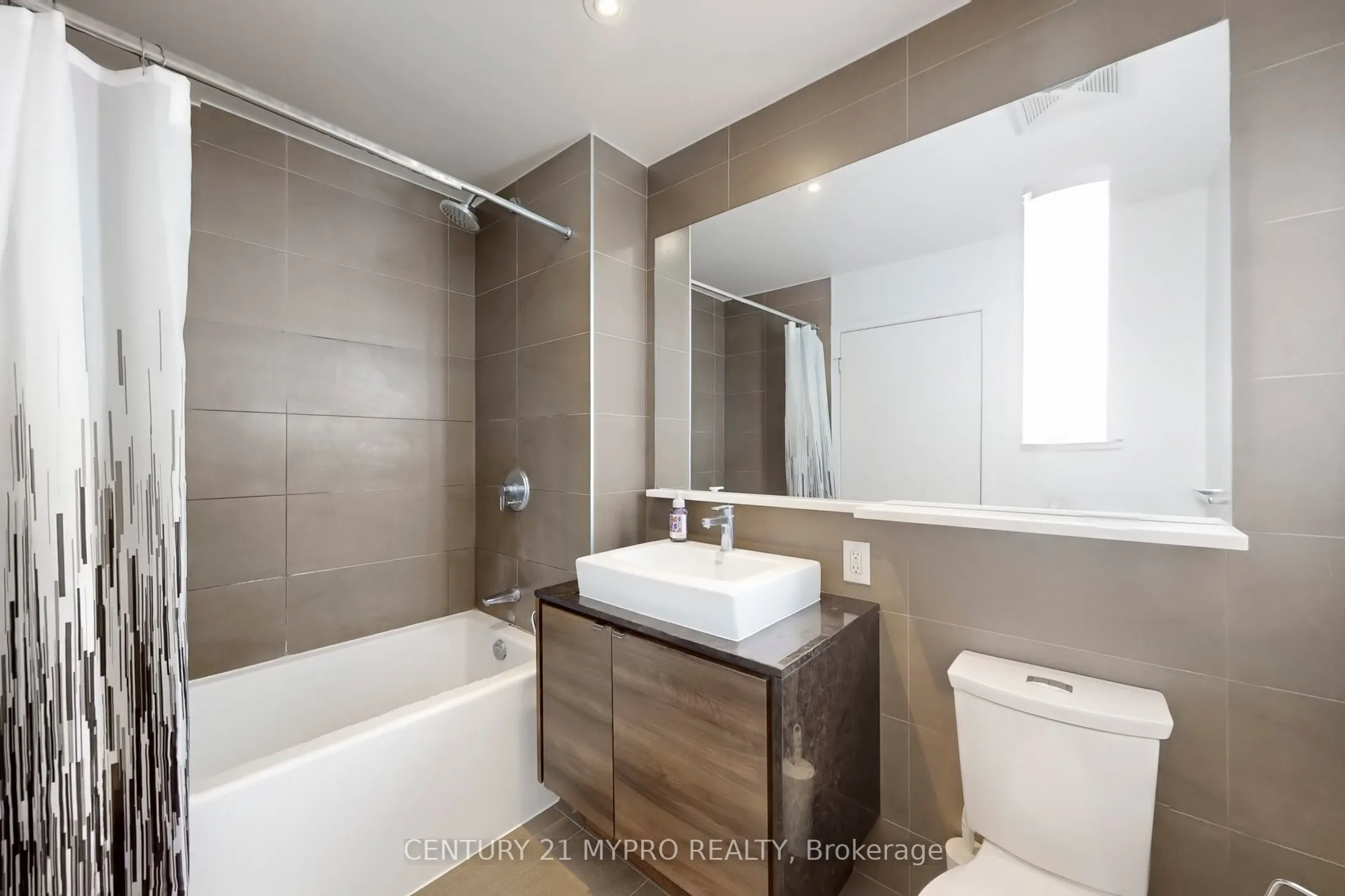 121 Mcmahon Drive #3302