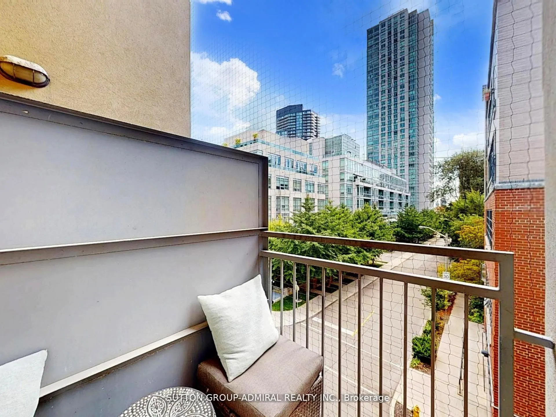21 Earl Street #314