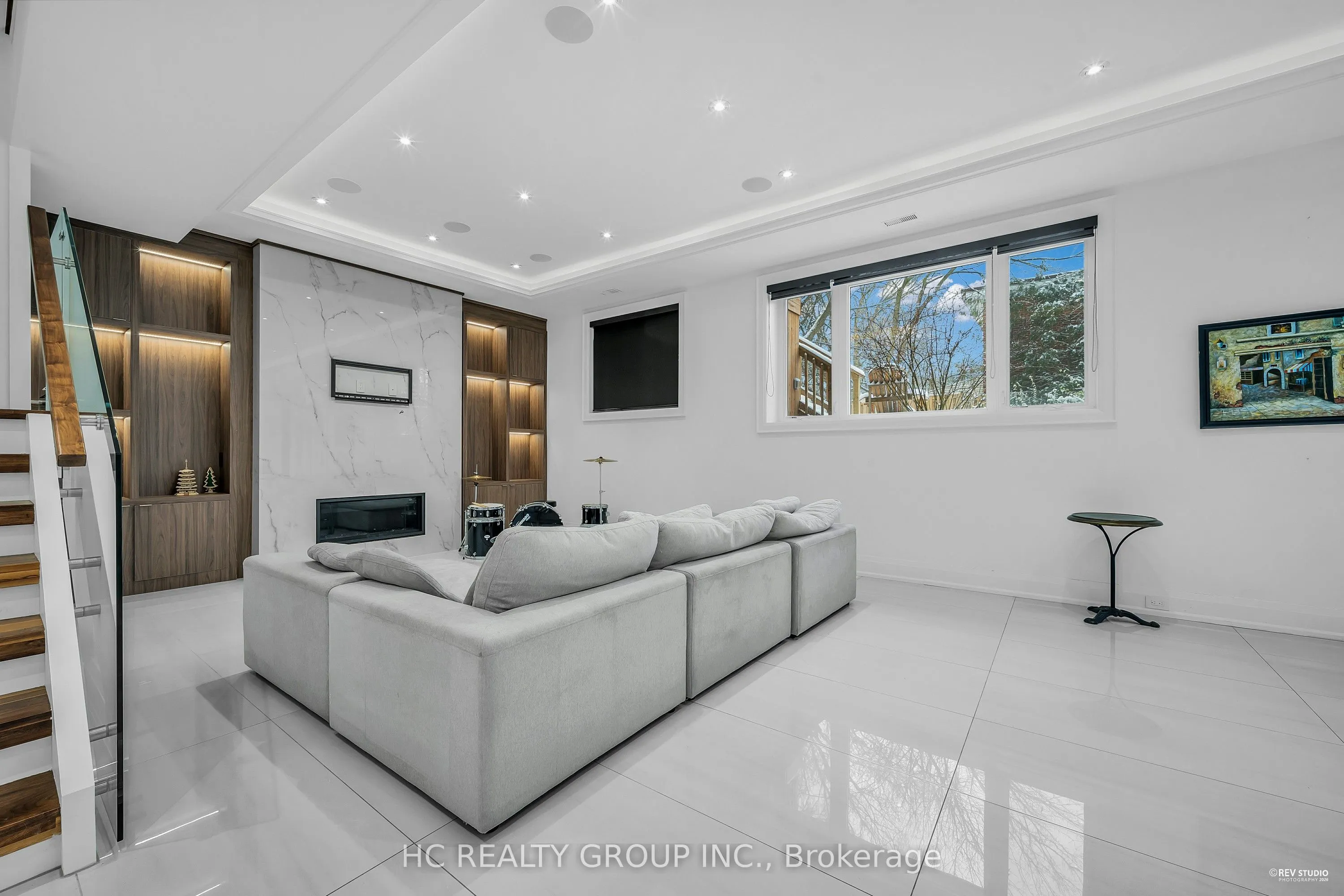 92 Glen Rush Boulevard