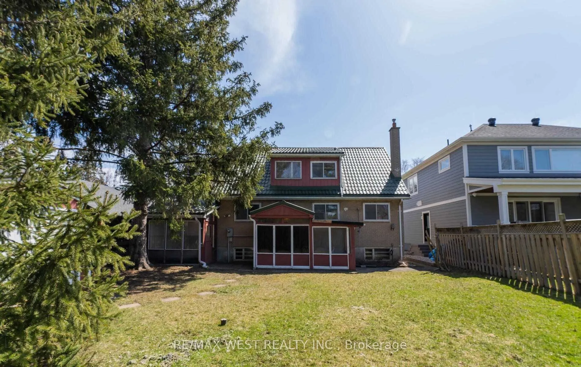 32 Broadleaf Road