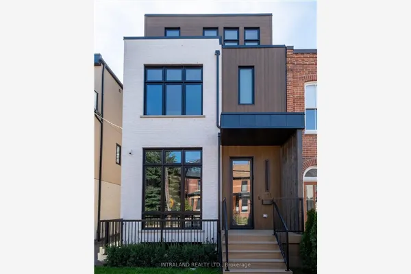 741 Richmond Street W