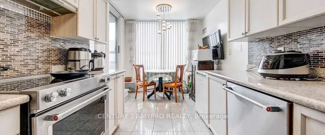 28 Empress Avenue #2208