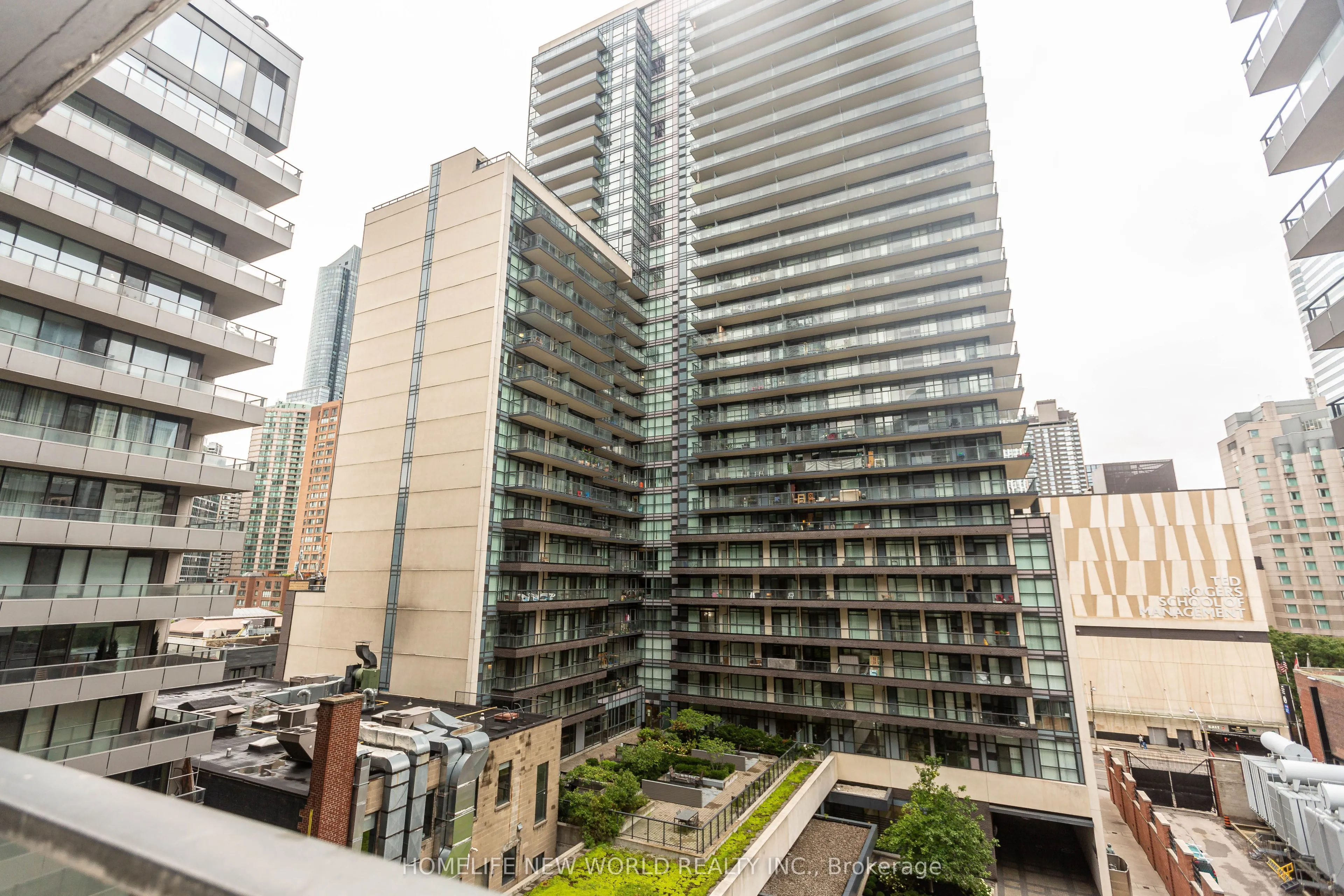 111 Elizabeth Street #951