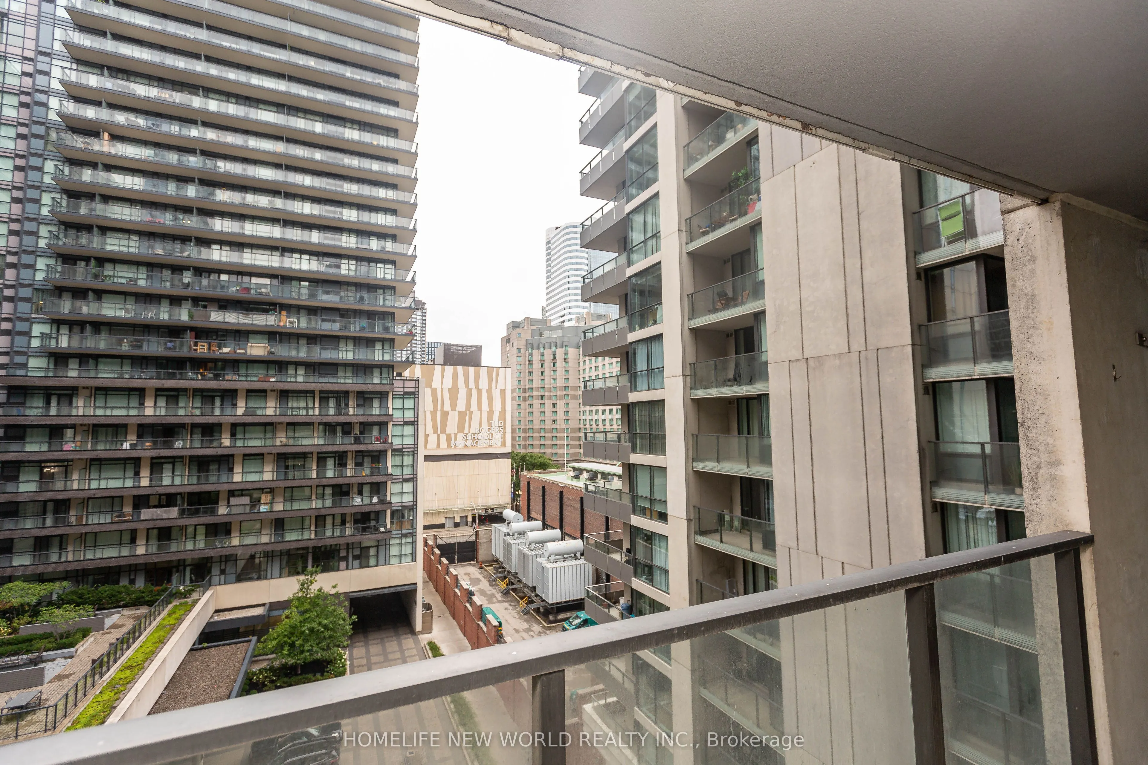 111 Elizabeth Street #951