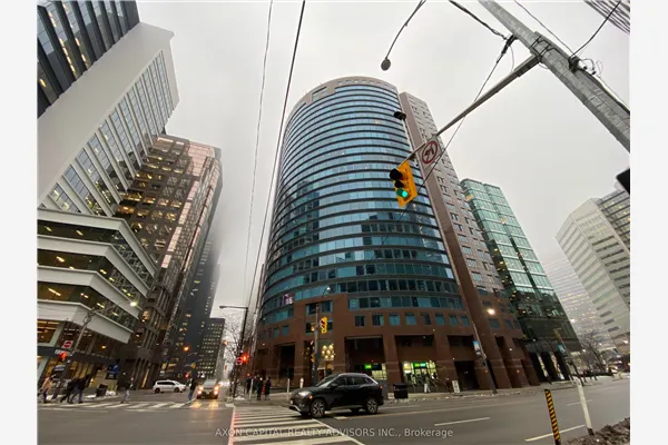 33 University Avenue #2307