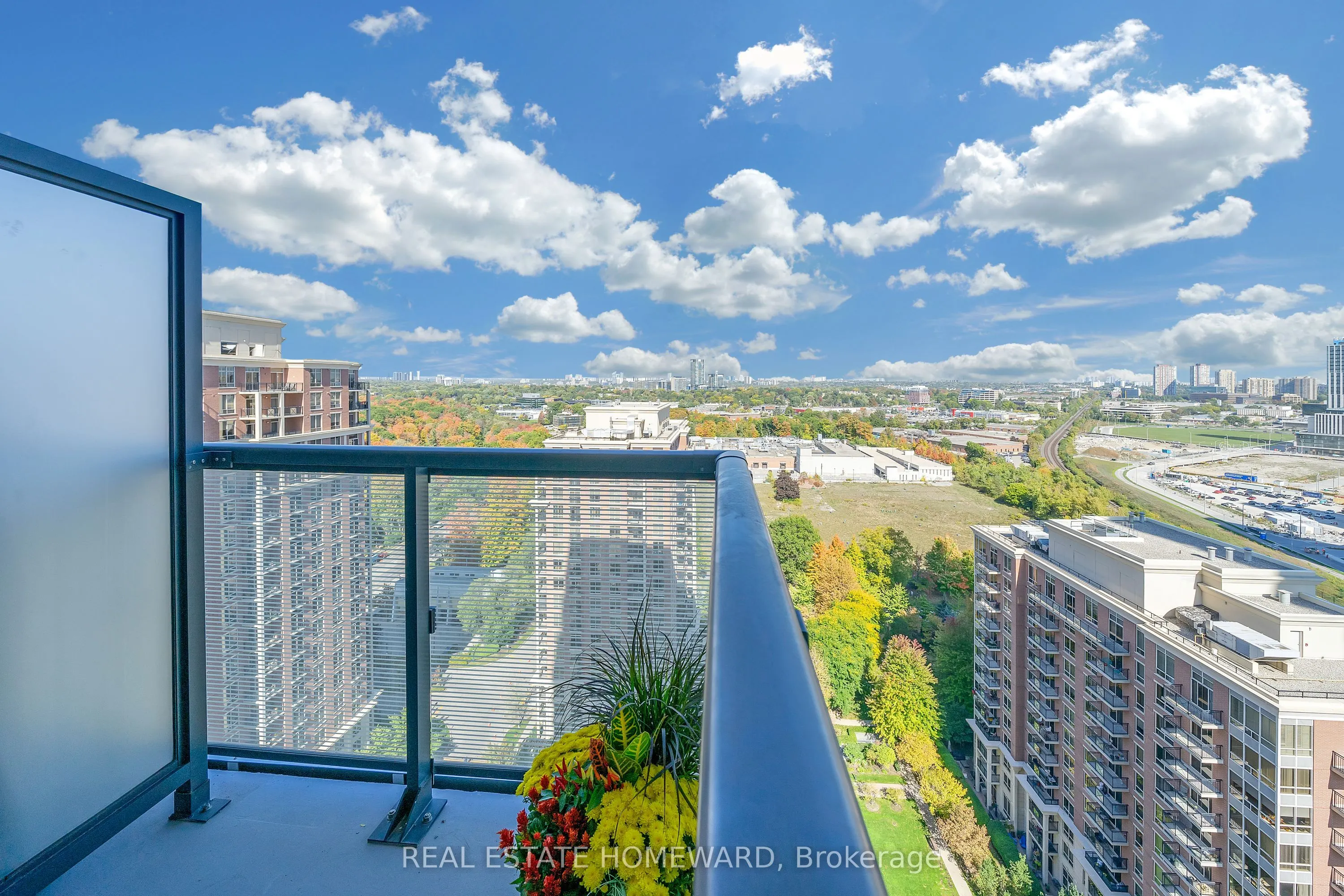 20 Inn On The Park Drive #2039